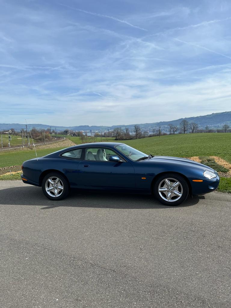 JAGUAR XK8