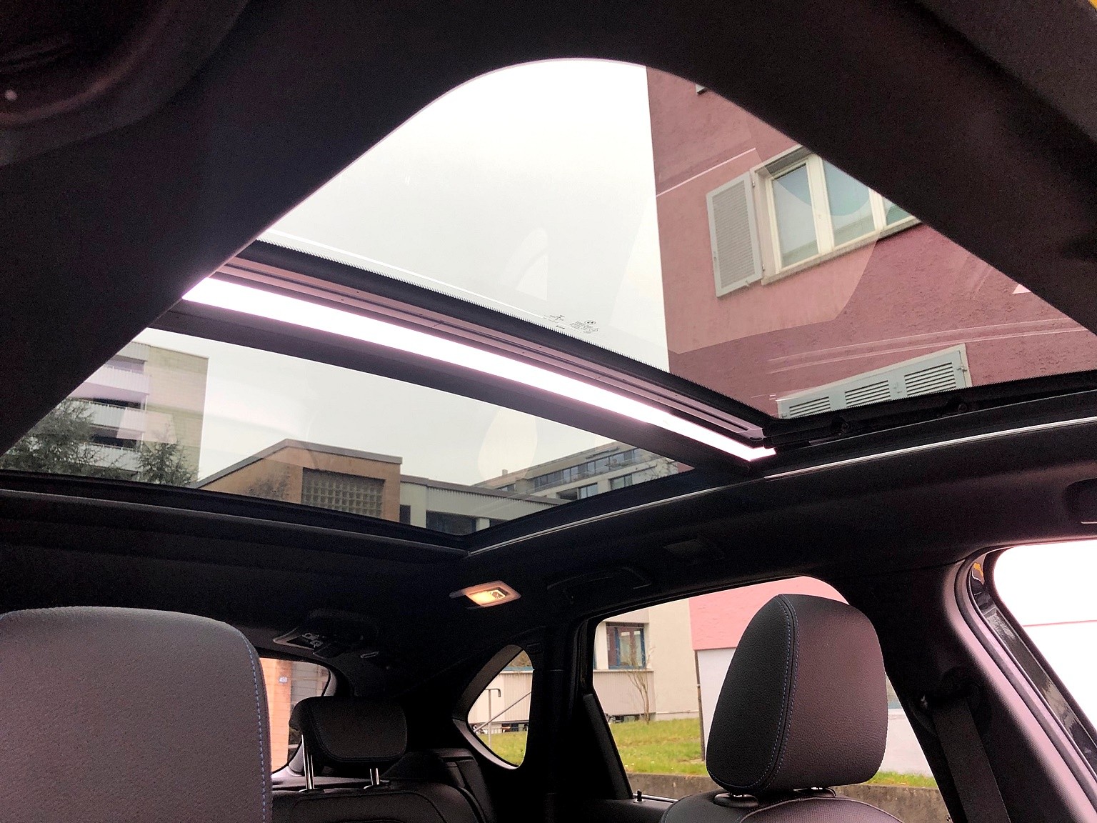 BMW 220d xDrive ActiveTourer M Sport Steptronic-image-6