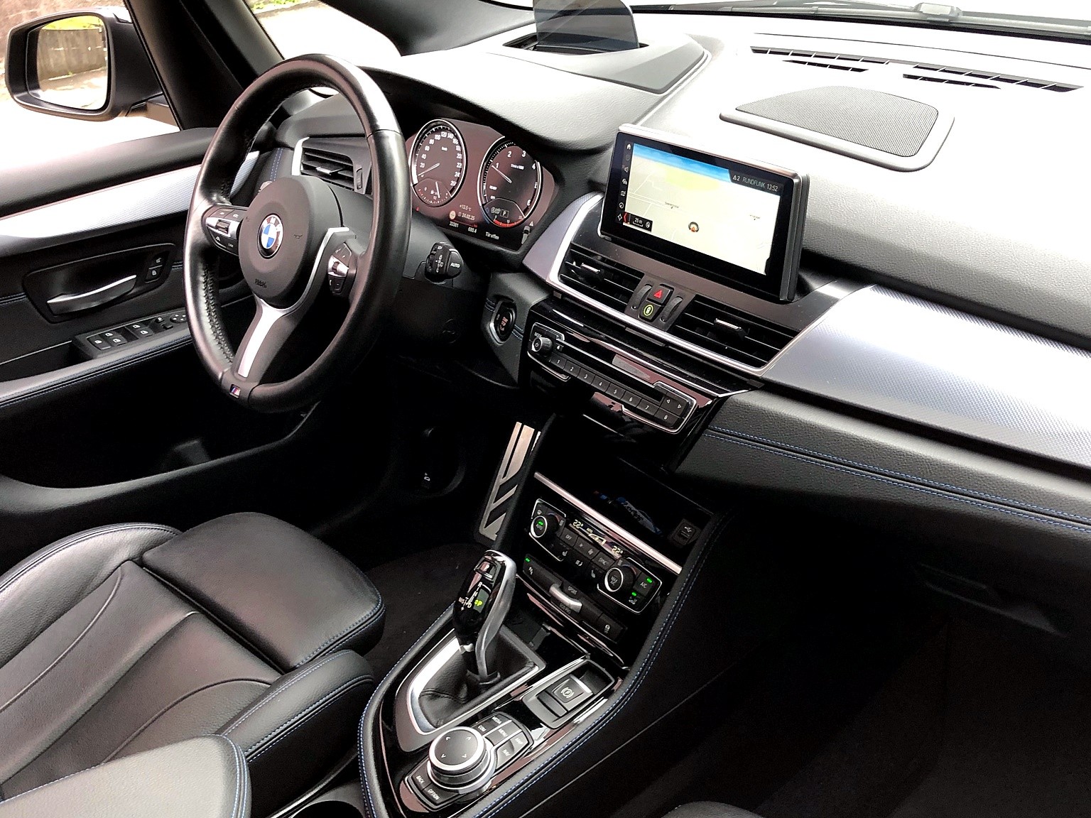 BMW 220d xDrive ActiveTourer M Sport Steptronic-image-4