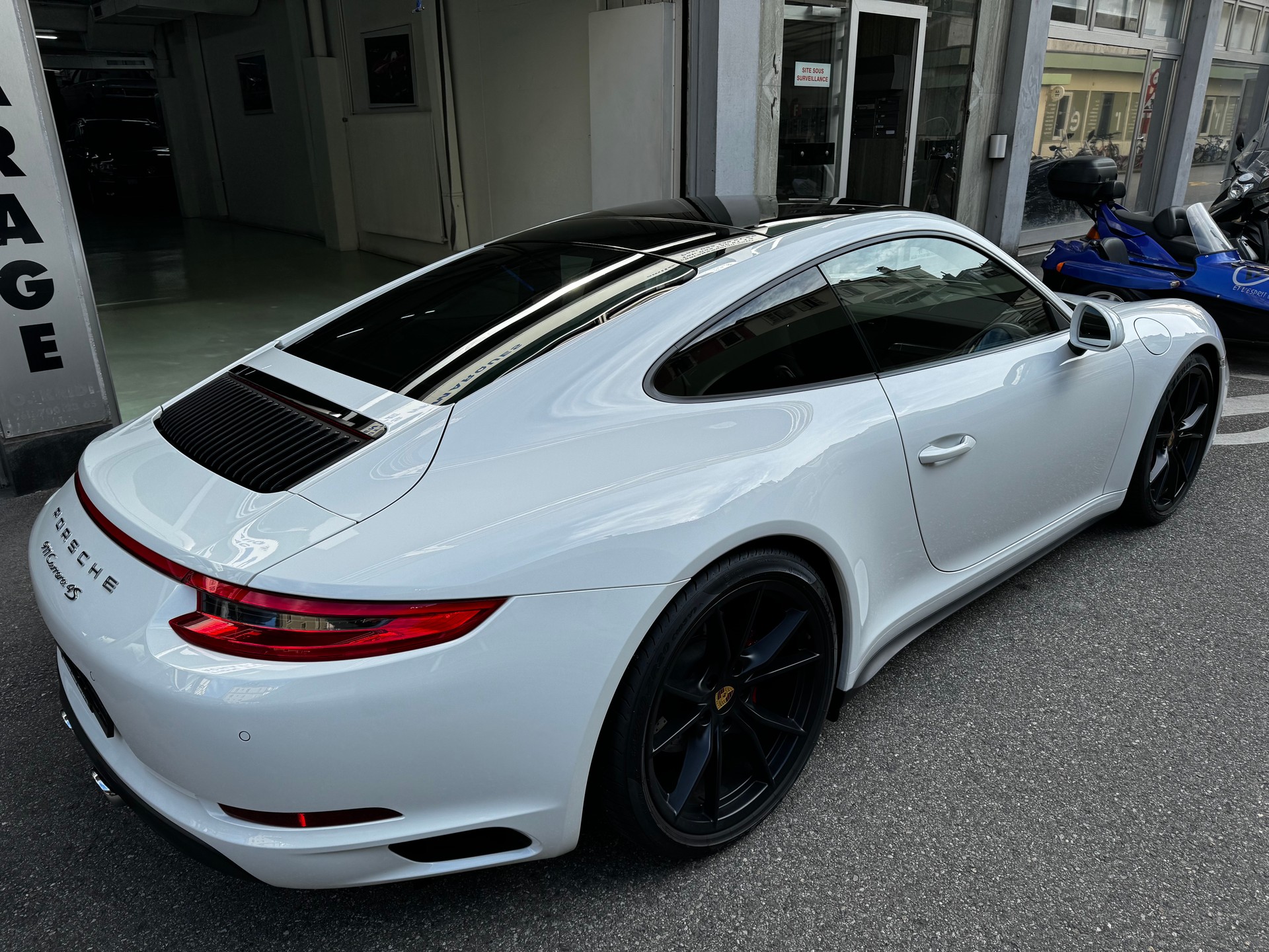 PORSCHE 911 Carrera 4S PDK-image-2