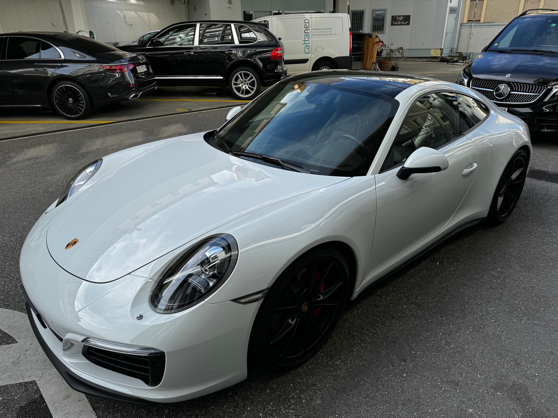 PORSCHE 911 Carrera 4S PDK-image-1