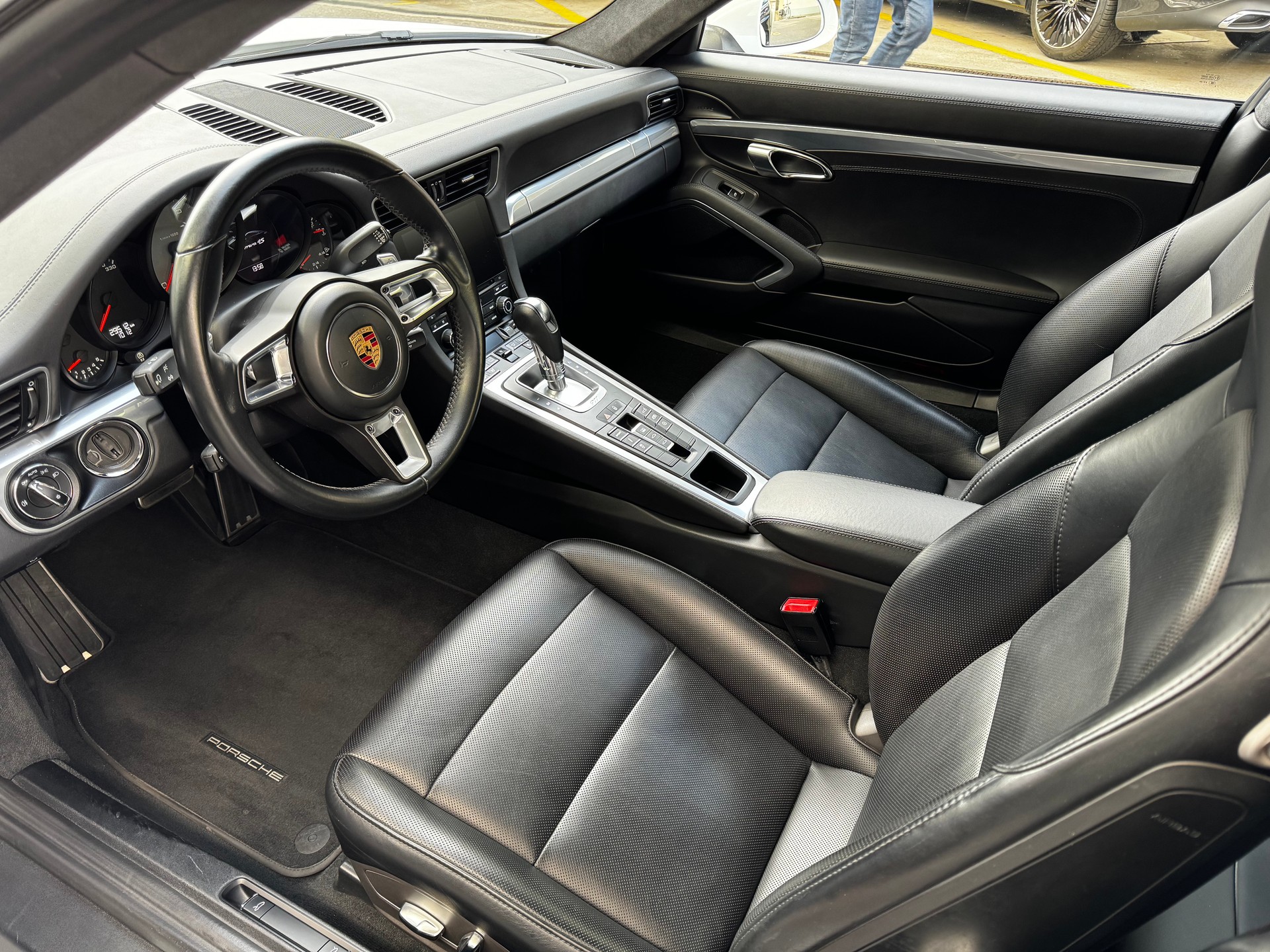 PORSCHE 911 Carrera 4S PDK-image-5