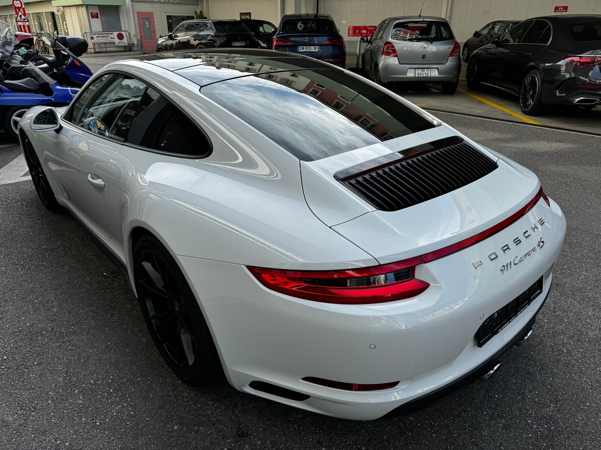 PORSCHE 911 Carrera 4S PDK-image-3