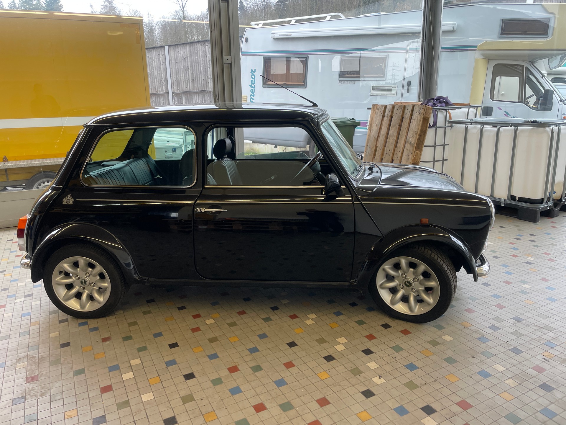 MINI 1.3i 40th Anniversary-image-8