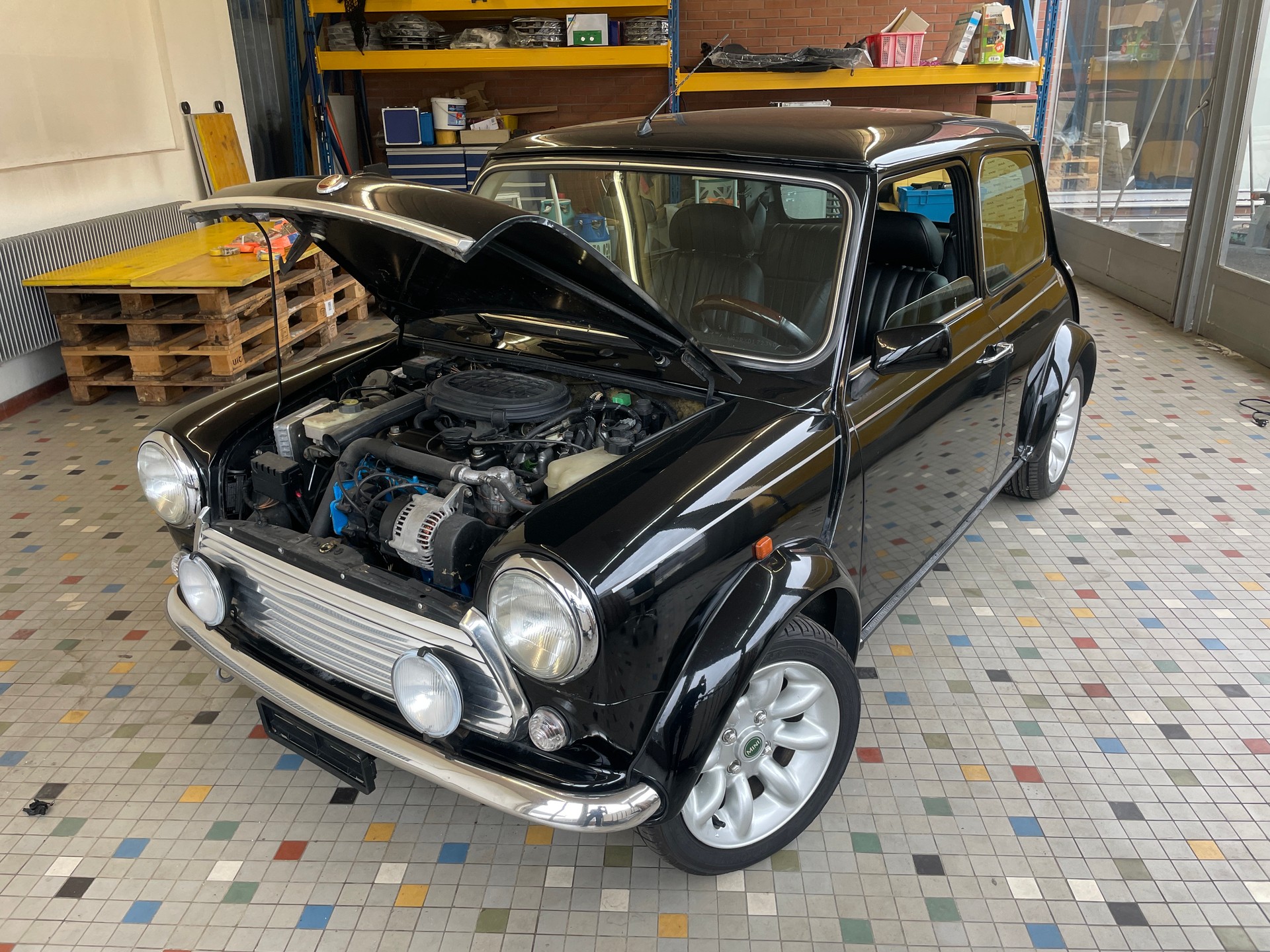 MINI 1.3i 40th Anniversary-showroom-element-1