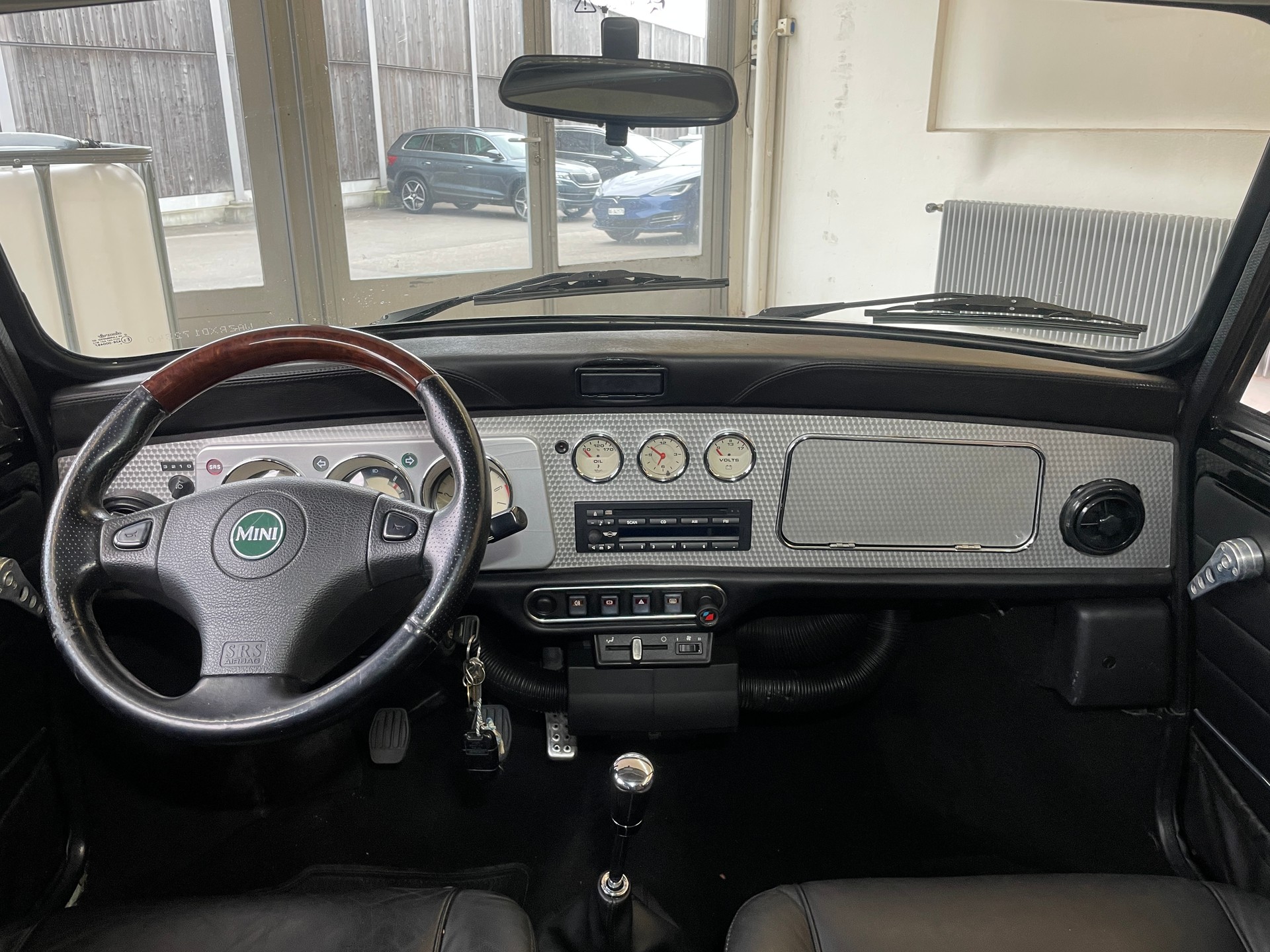 MINI 1.3i 40th Anniversary-image-16