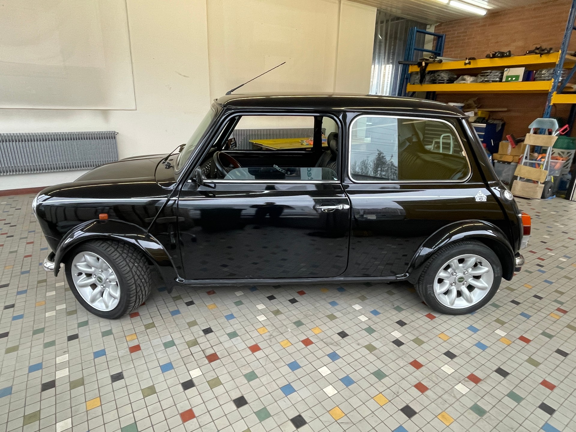 MINI 1.3i 40th Anniversary-image-4