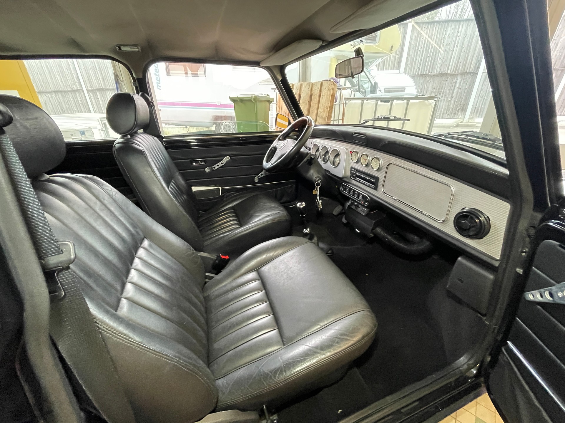 MINI 1.3i 40th Anniversary-image-19