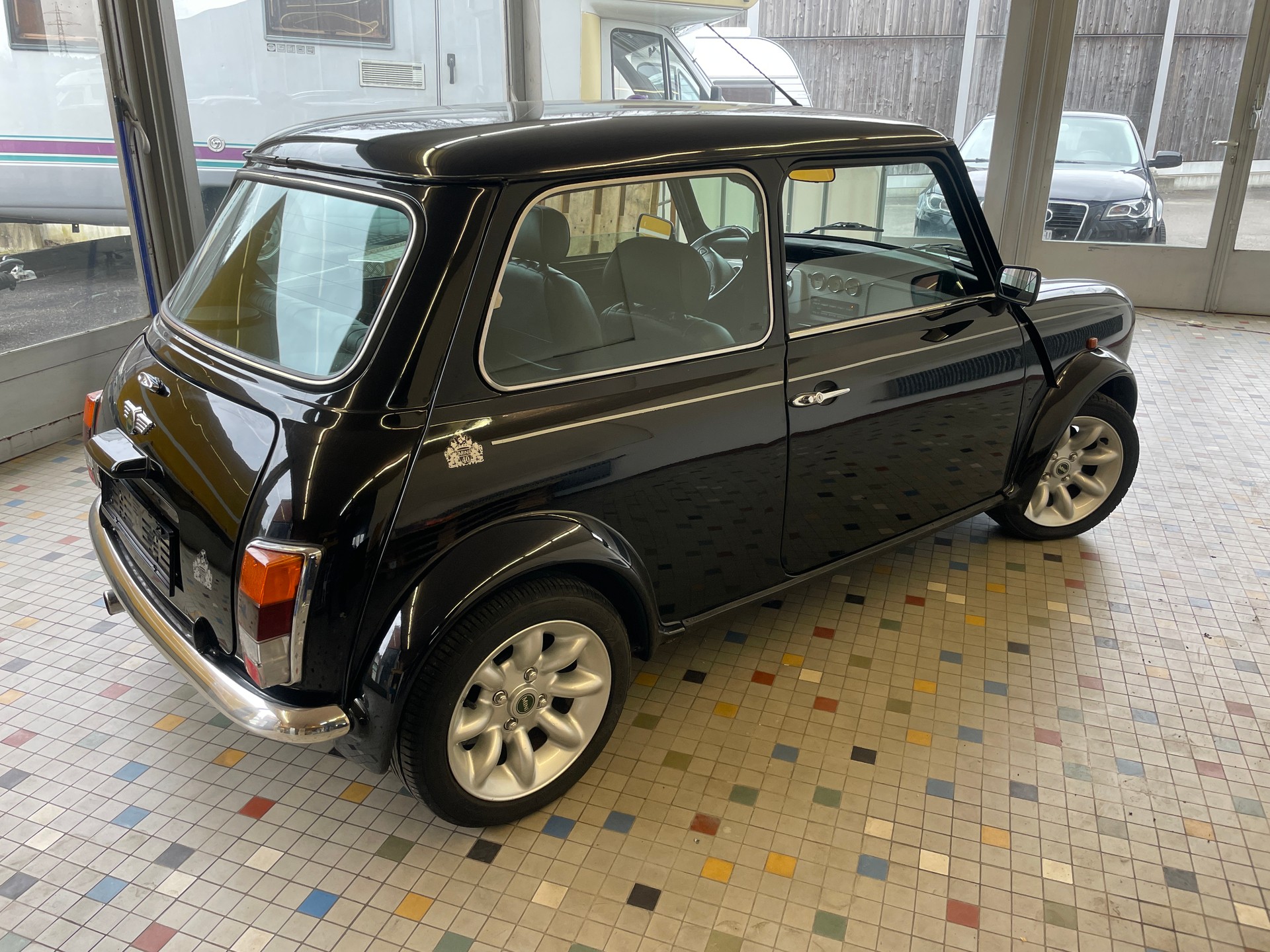 MINI 1.3i 40th Anniversary-image-7