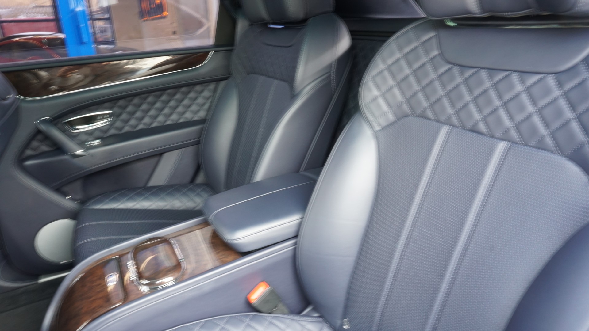 BENTLEY Bentayga W12-image-17