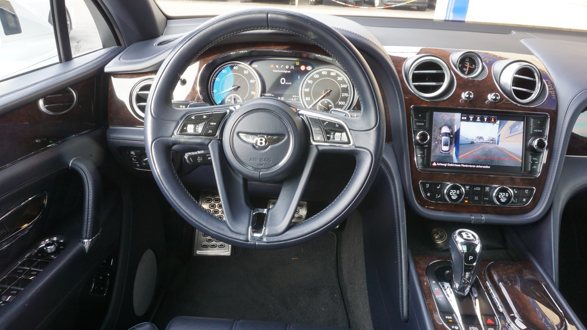 BENTLEY Bentayga W12-image-11
