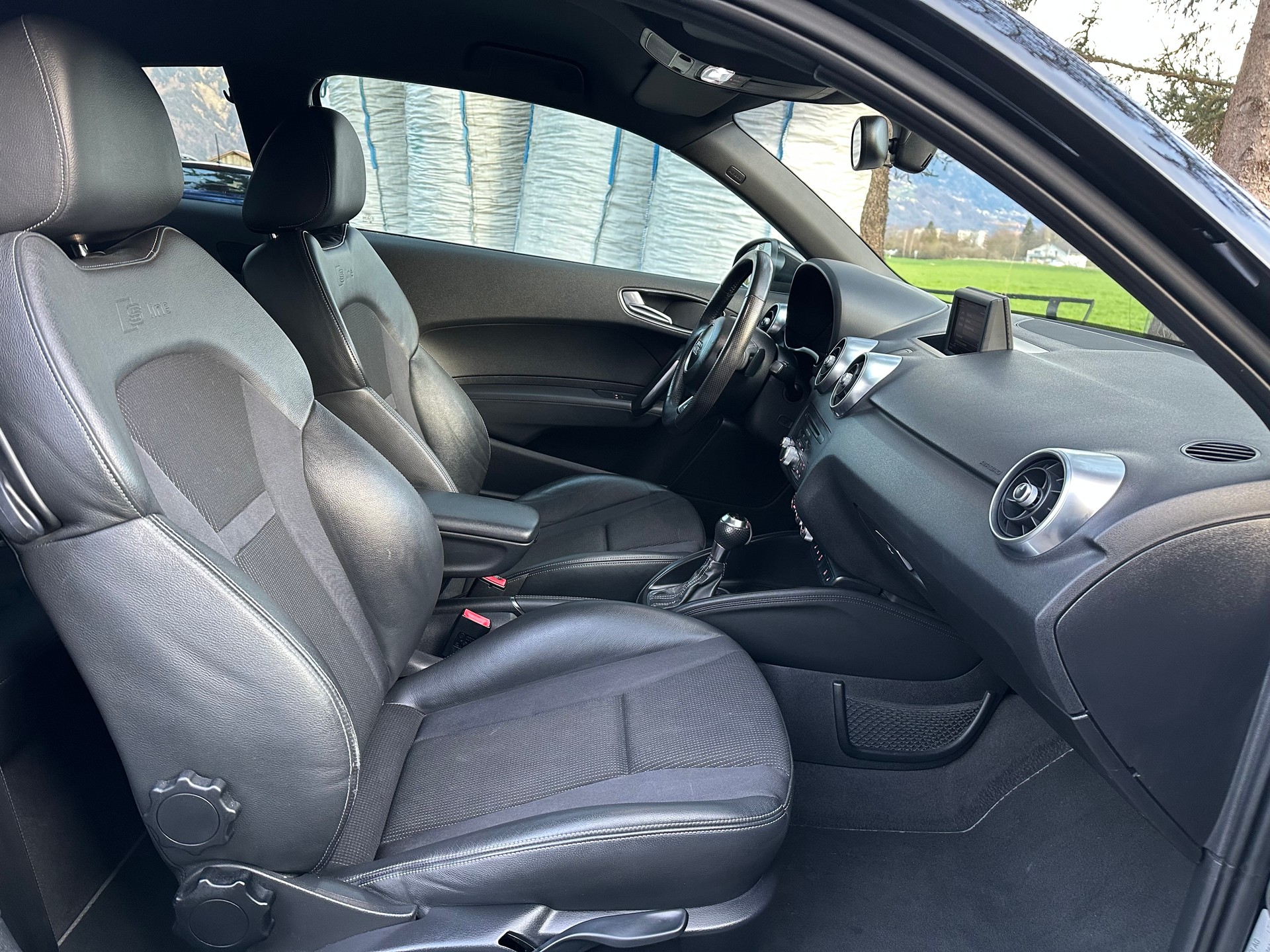 AUDI A1 Sport 1.4 TFSI Ambition S-tronic-image-9