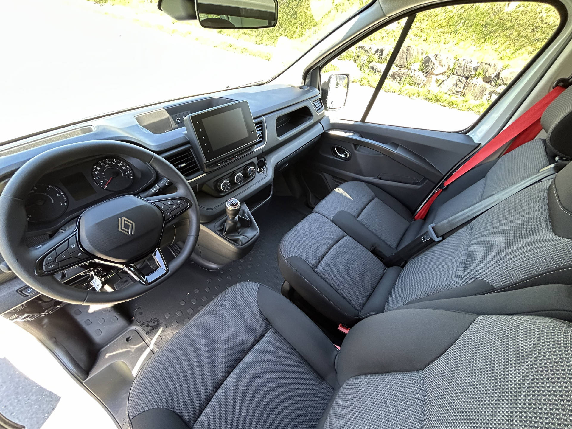 RENAULT Trafic Kaw. L1H1 150 PS-image-12