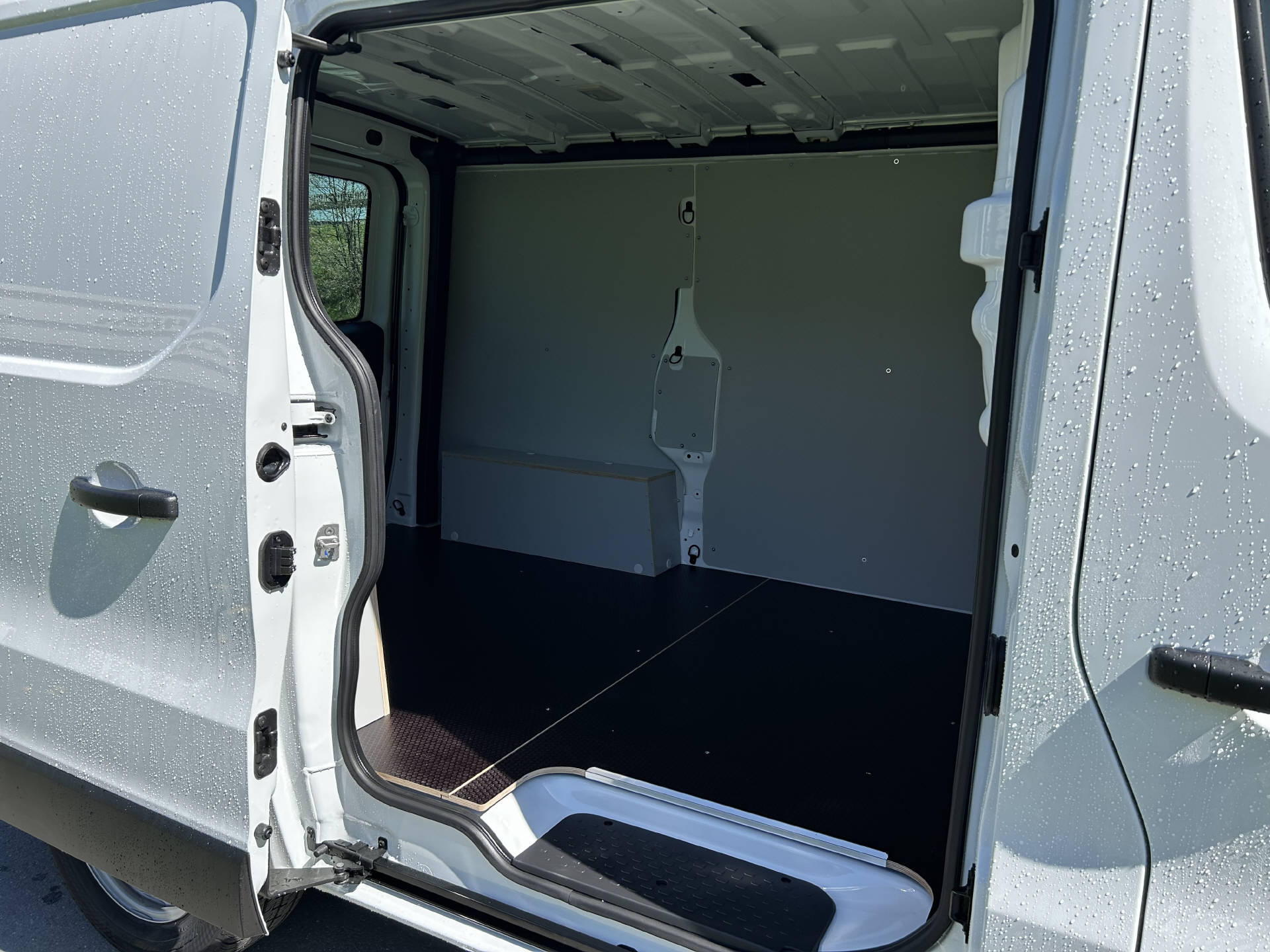 RENAULT Trafic Kaw. L1H1 150 PS-image-10