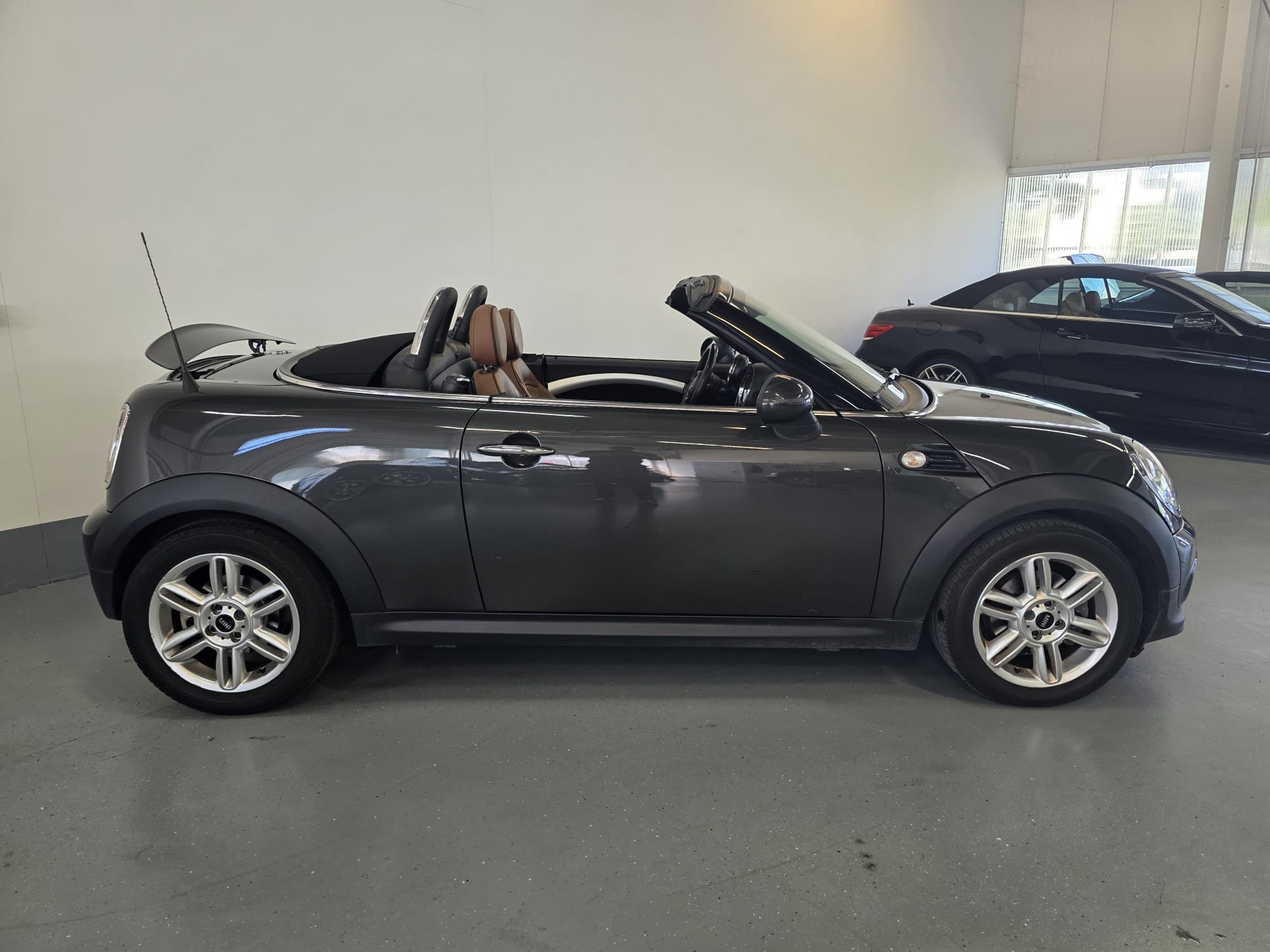 MINI Cooper Roadster-image-5