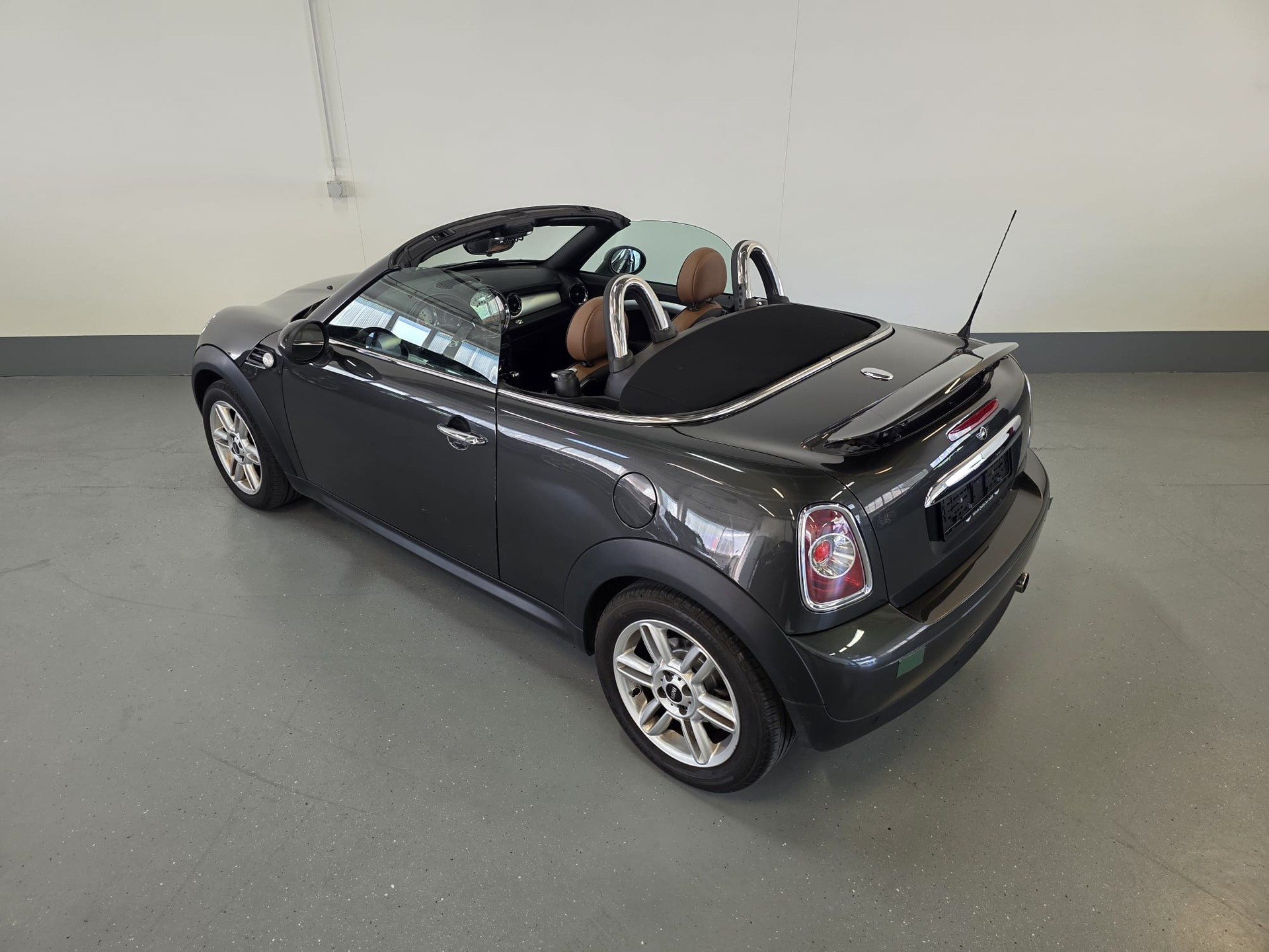 MINI Cooper Roadster-image-9