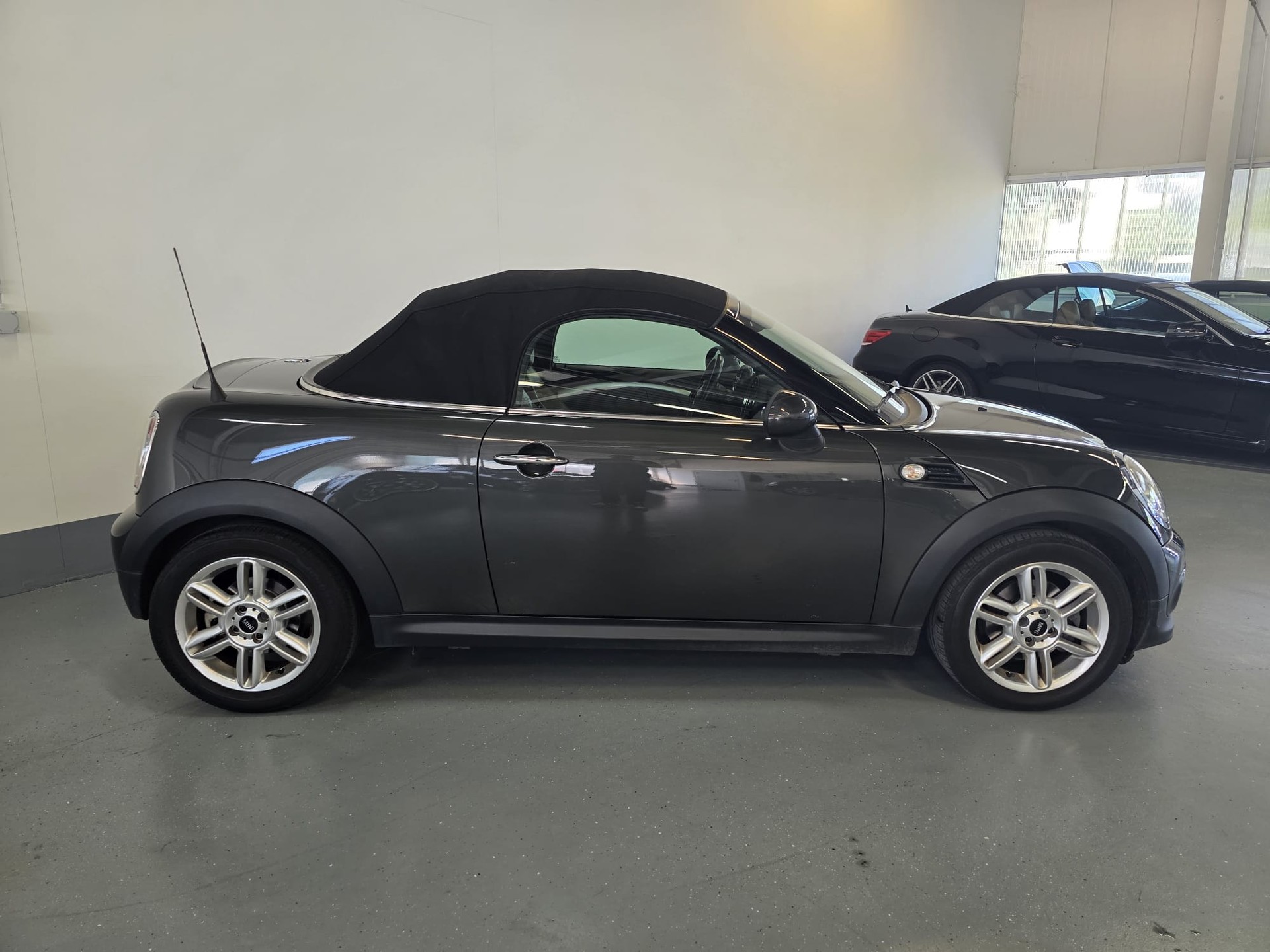 MINI Cooper Roadster-image-17