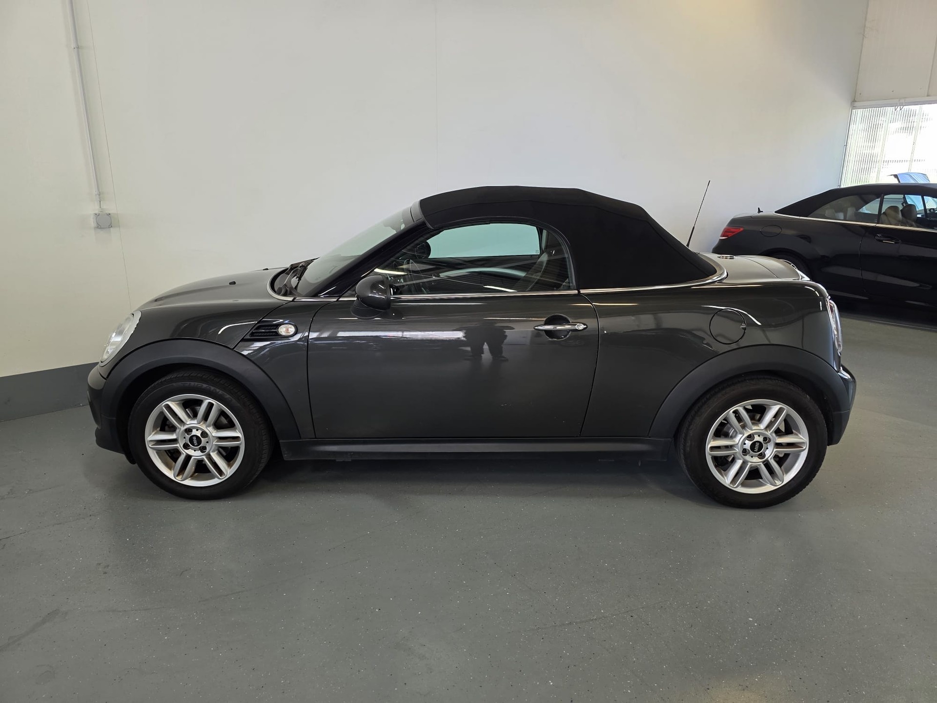 MINI Cooper Roadster-image-18