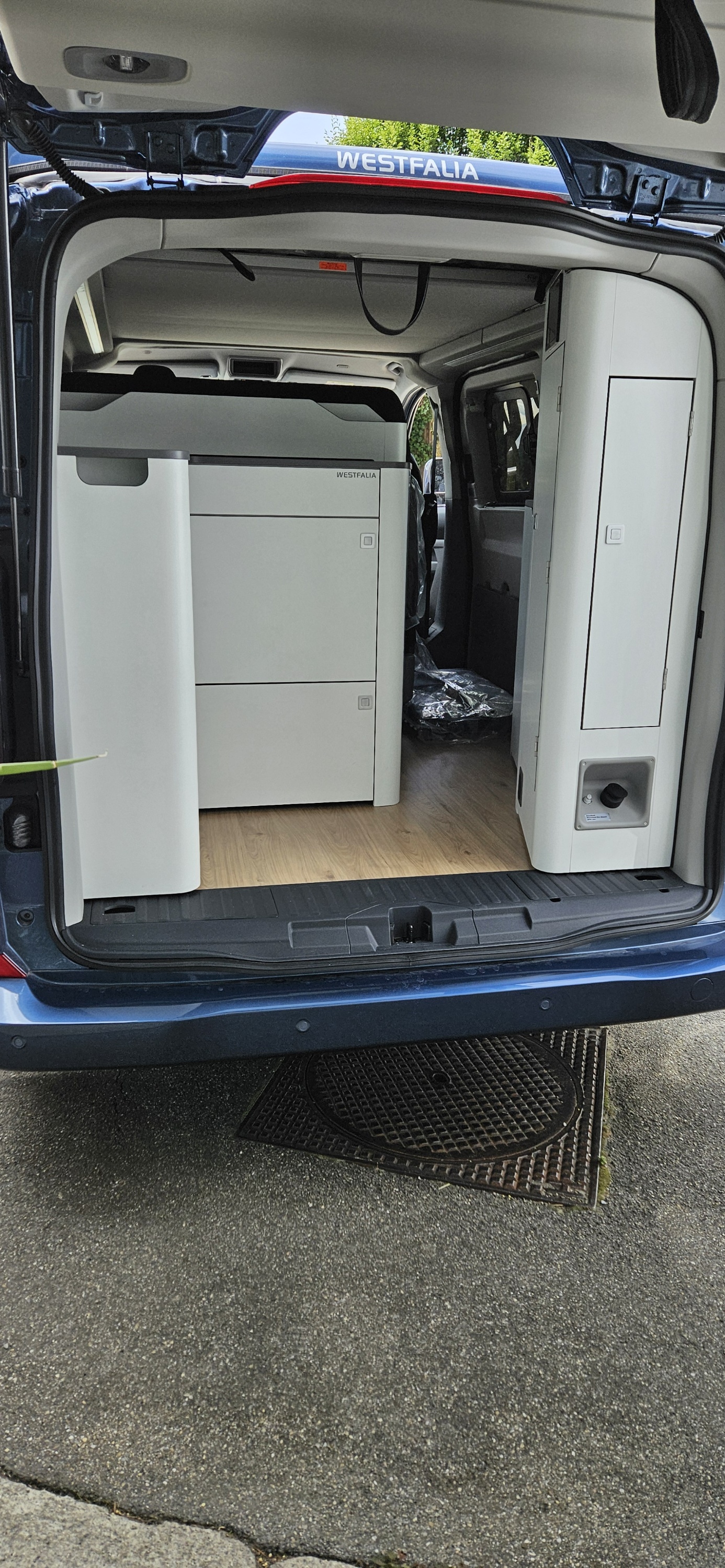 FORD Nugget-showroom-element-3