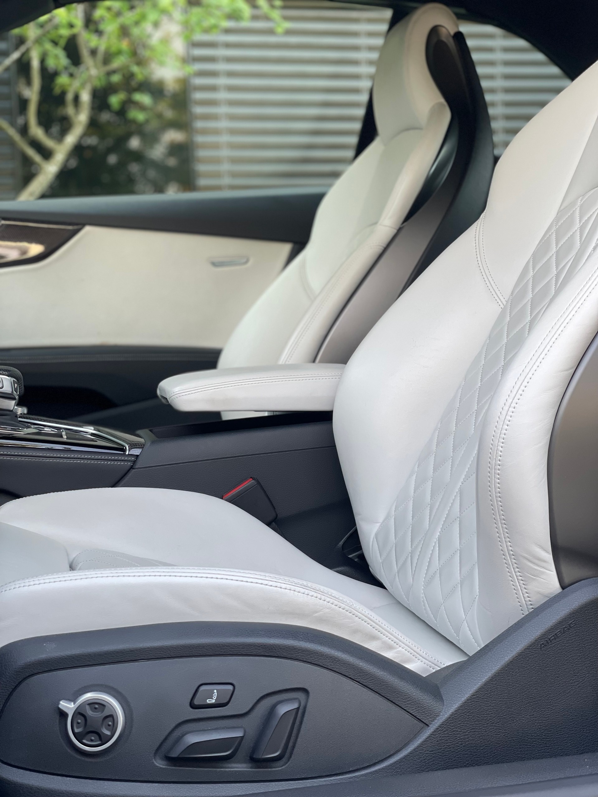 AUDI S5 Cabriolet 3.0 TFSI quattro tiptronic-image-9