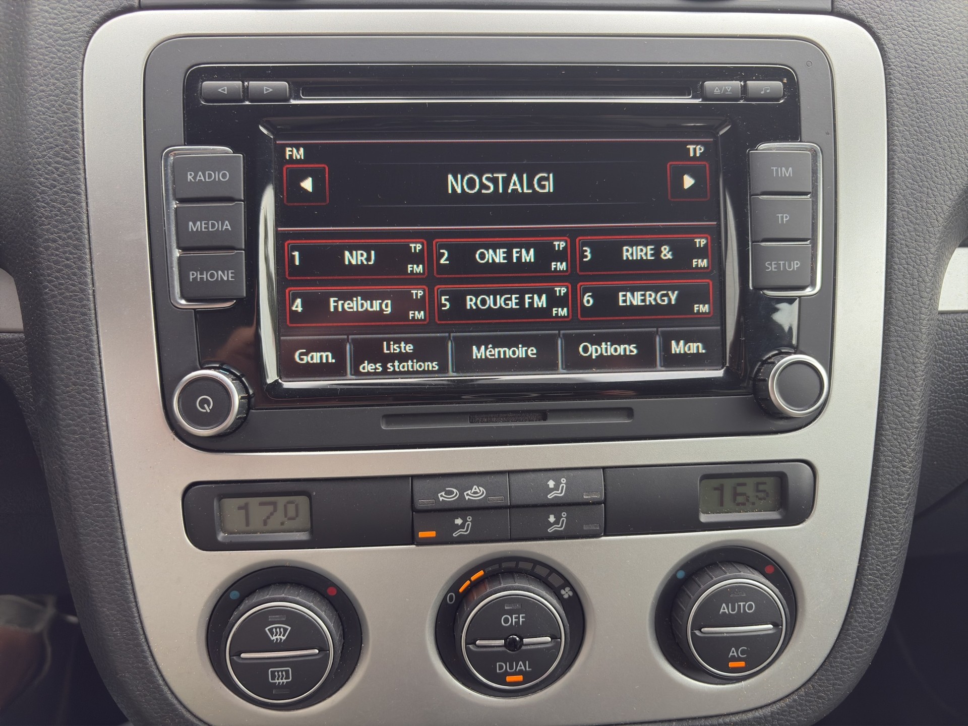 VW Scirocco 2.0 TSI-image-11