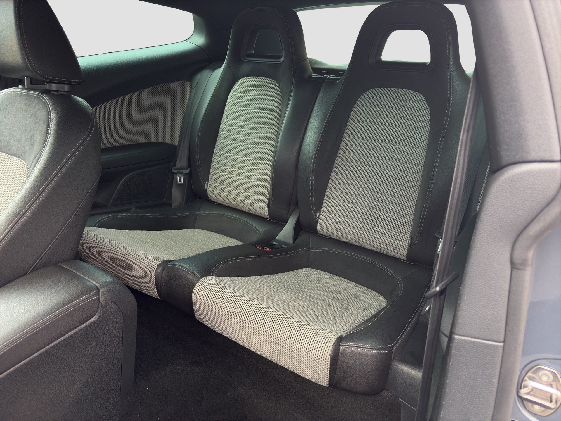 VW Scirocco 2.0 TSI-image-9