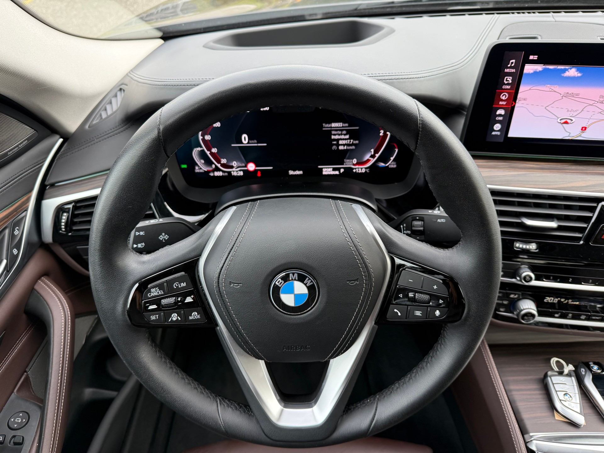 BMW 520d xDrive 48V Luxury Line Steptronic-image-11