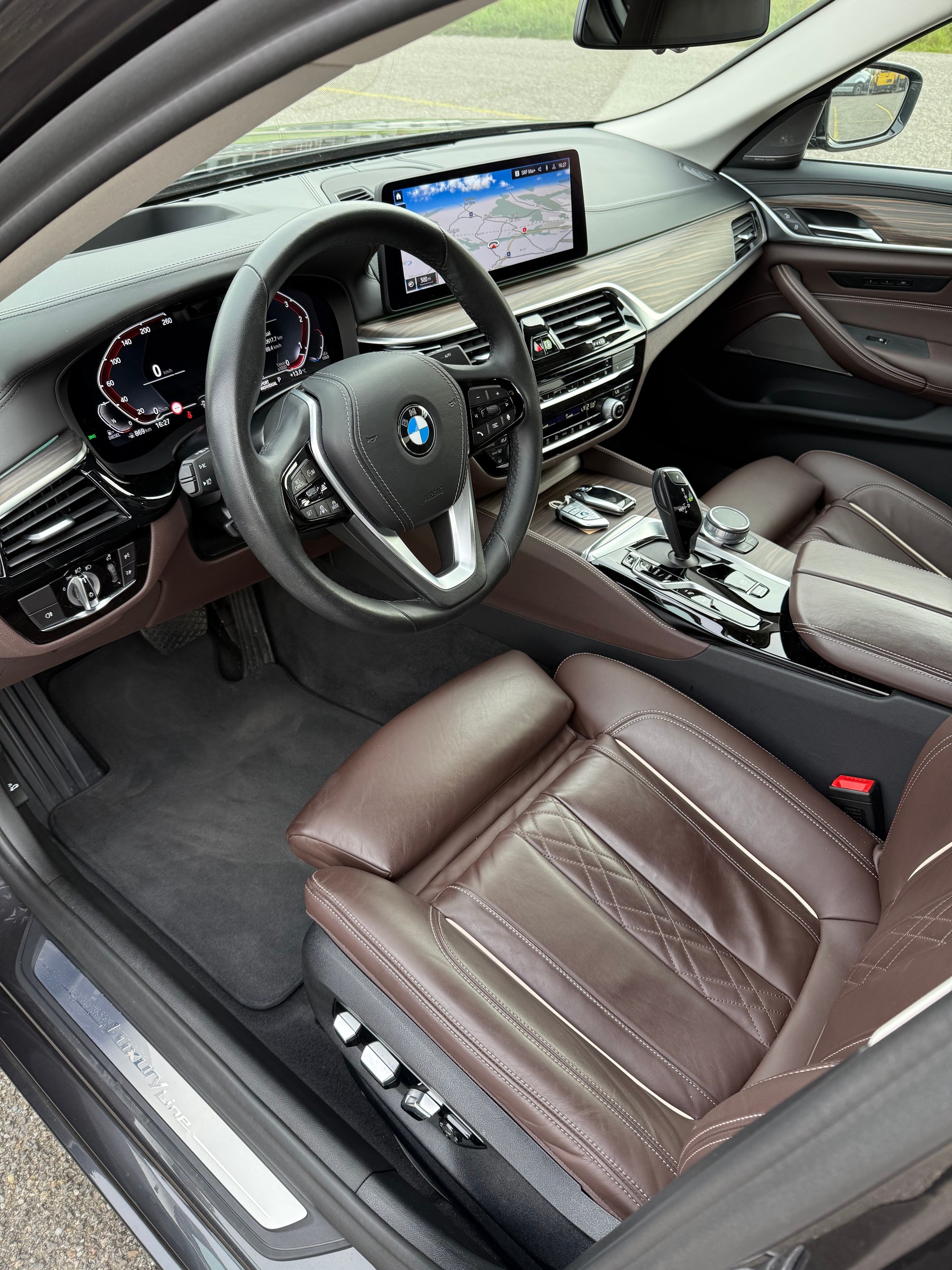 BMW 520d xDrive 48V Luxury Line Steptronic-image-6