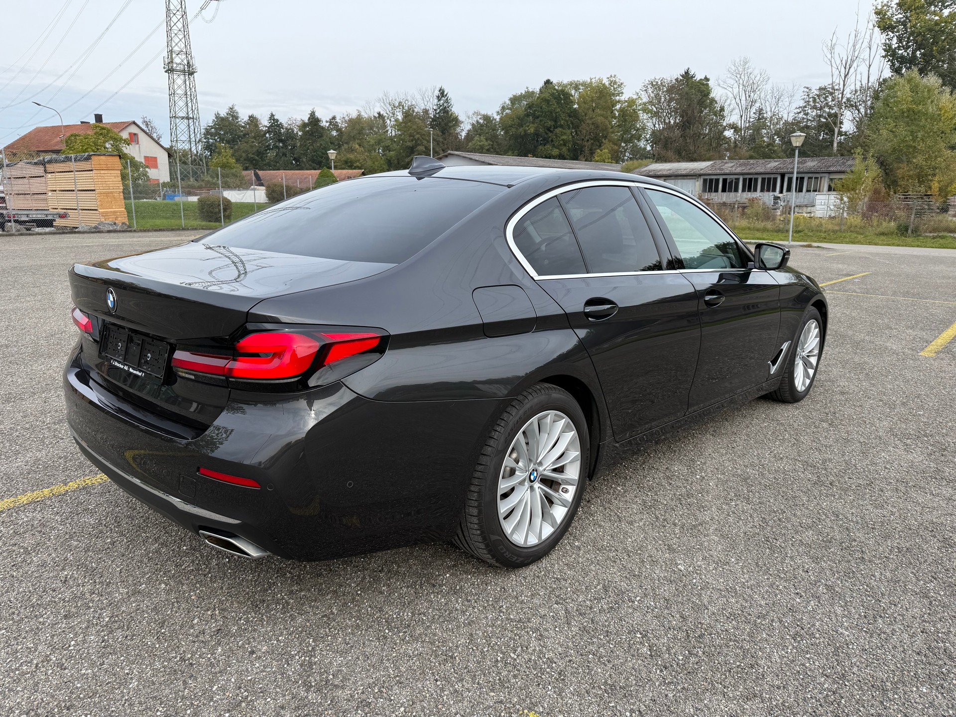 BMW 520d xDrive 48V Luxury Line Steptronic-image-2