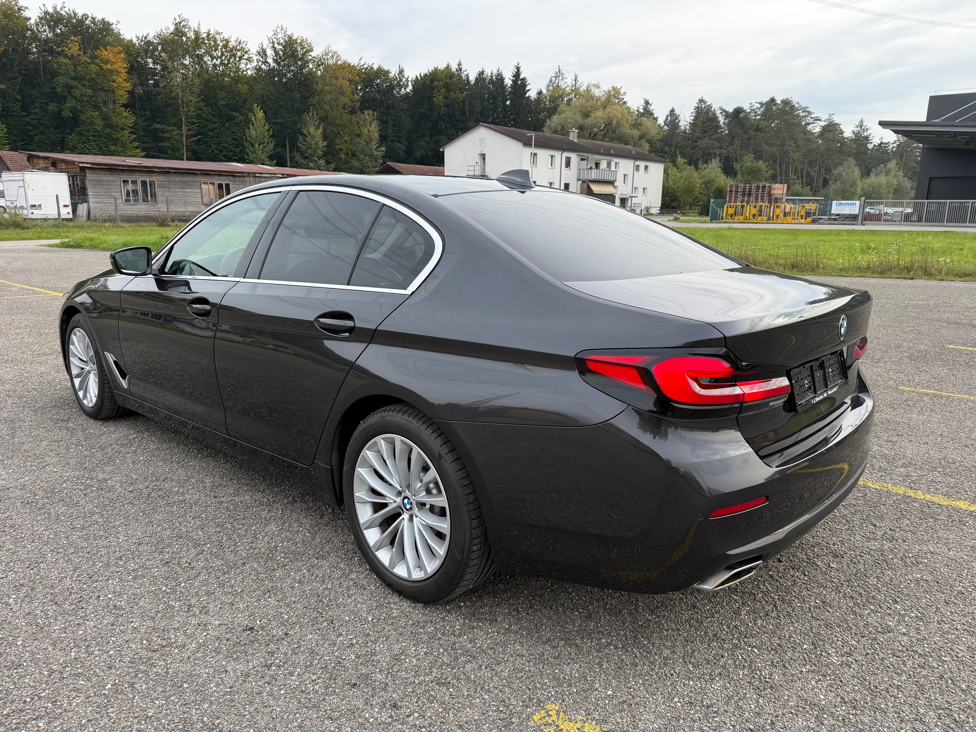 BMW 520d xDrive 48V Luxury Line Steptronic-image-3