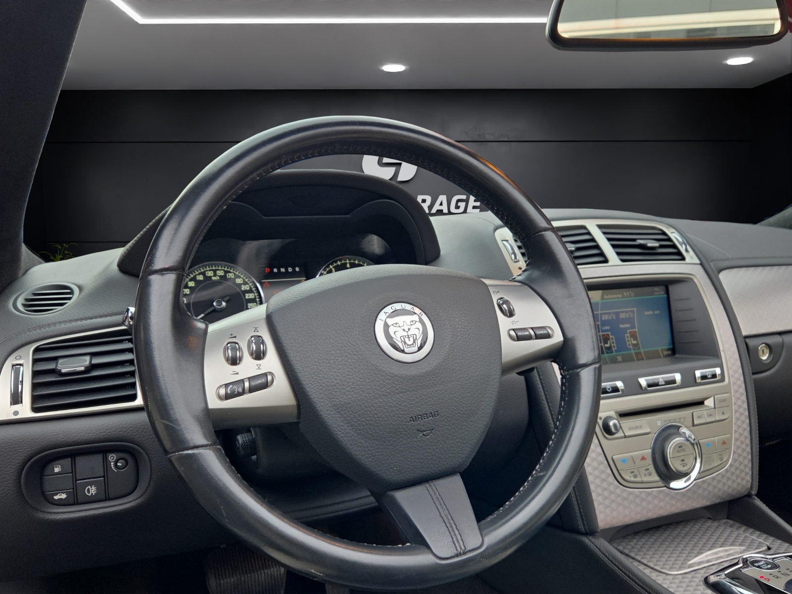 JAGUAR XK 5.0 V8 E50 Automatic-image-12