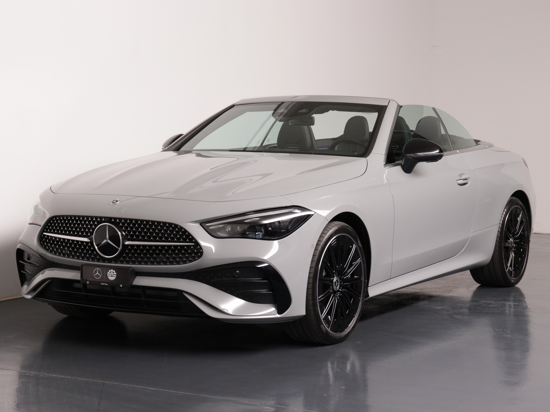 MERCEDES-BENZ CLE 450 AMG Line 4matic Cabriolet-image-5