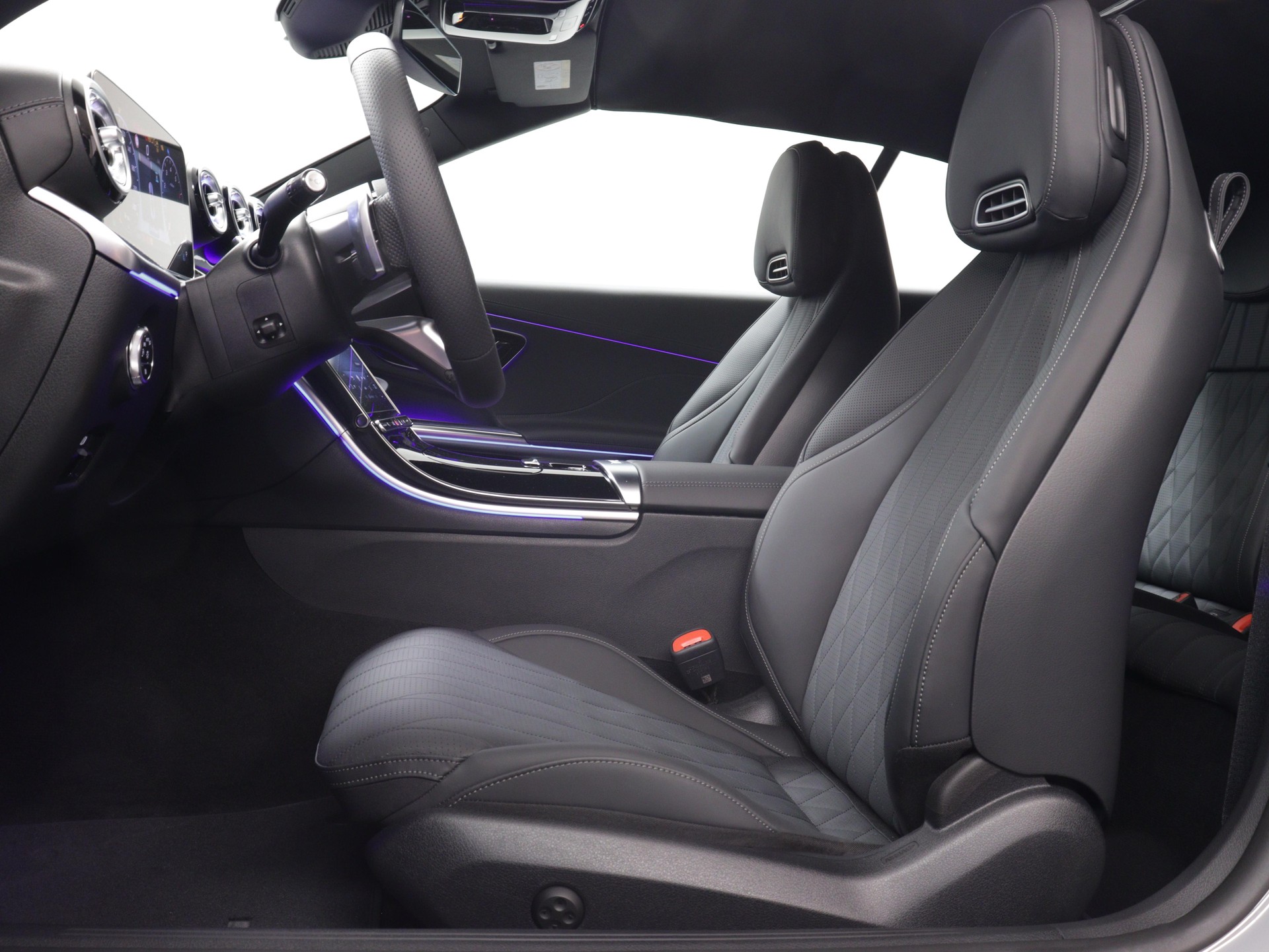 MERCEDES-BENZ CLE 450 AMG Line 4matic Cabriolet-image-12
