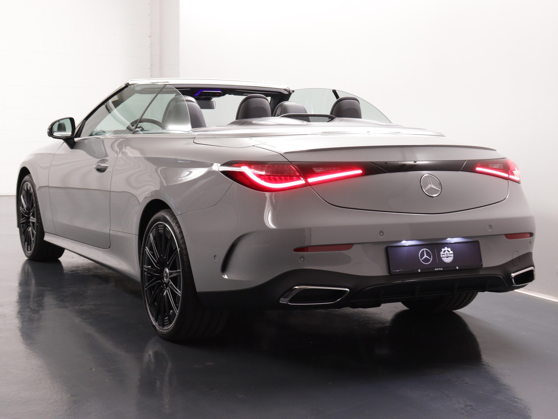 MERCEDES-BENZ CLE 450 AMG Line 4matic Cabriolet-image-8
