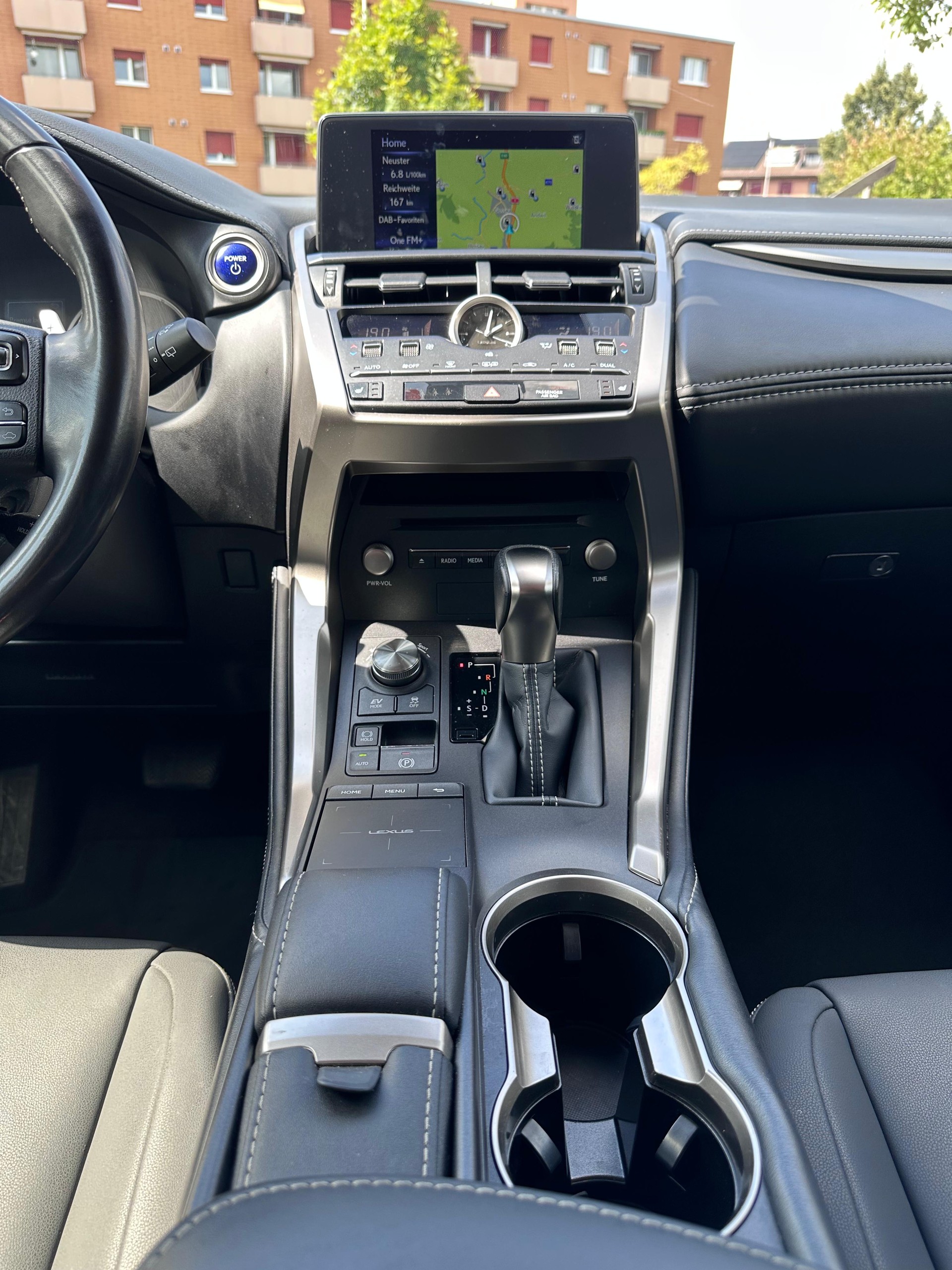 LEXUS NX 300h Celebrating 30 E-Four Automatic-image-13
