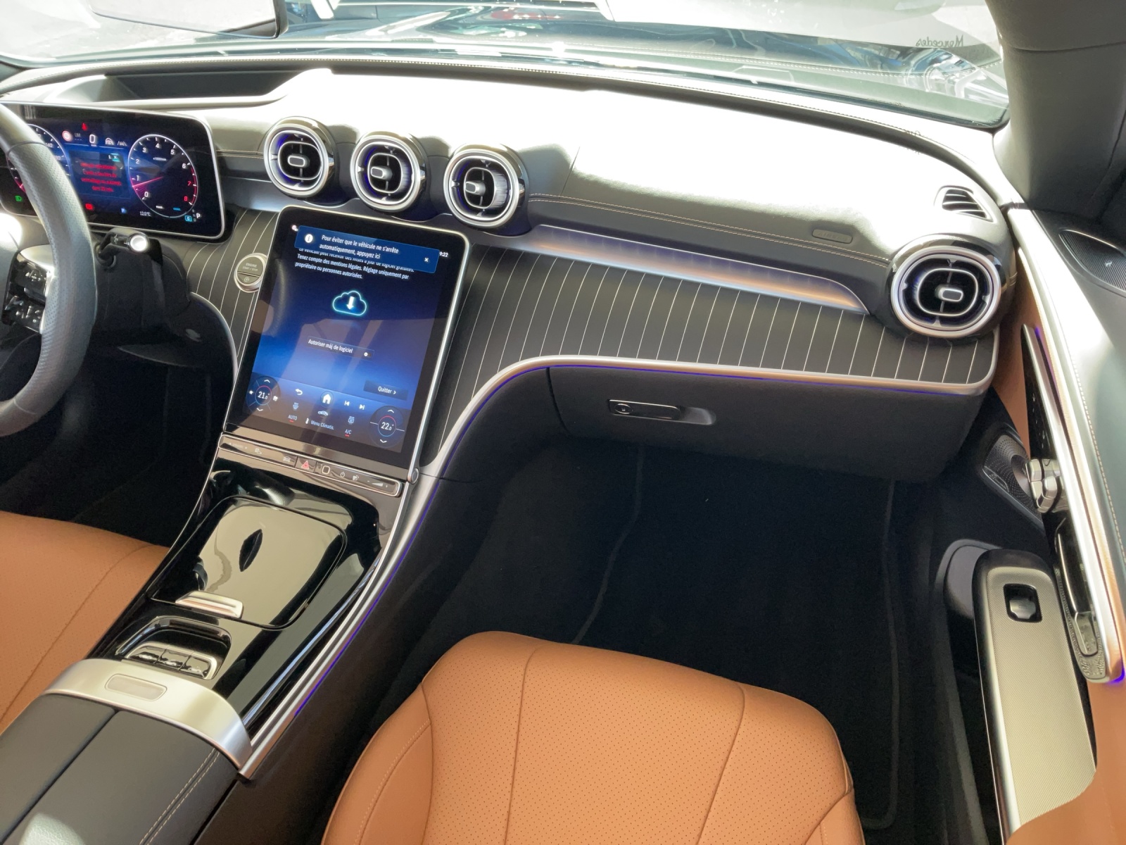 MERCEDES-BENZ CLE 200 Cabrio 4M-image-13