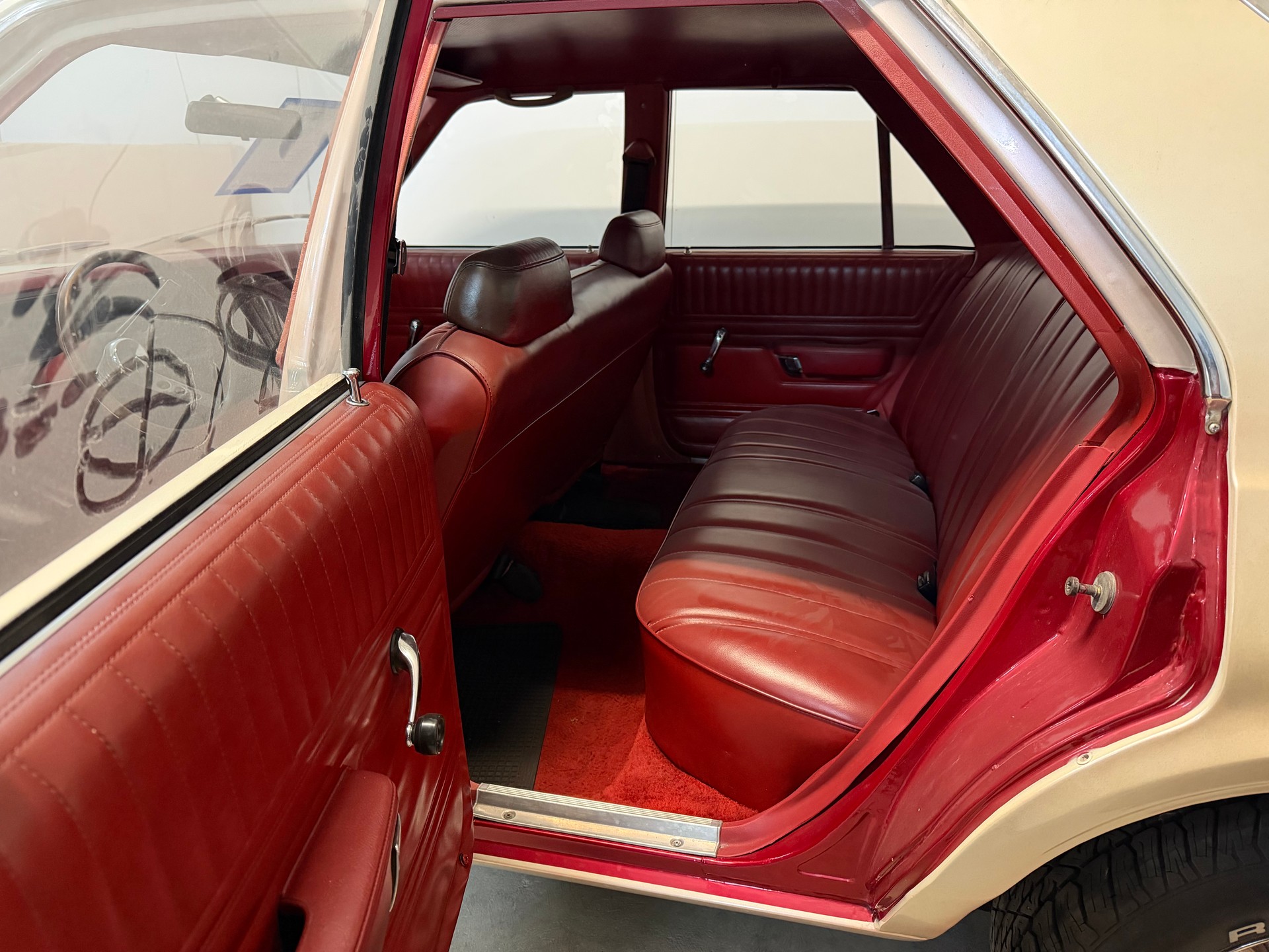 PLYMOUTH Volare-image-7