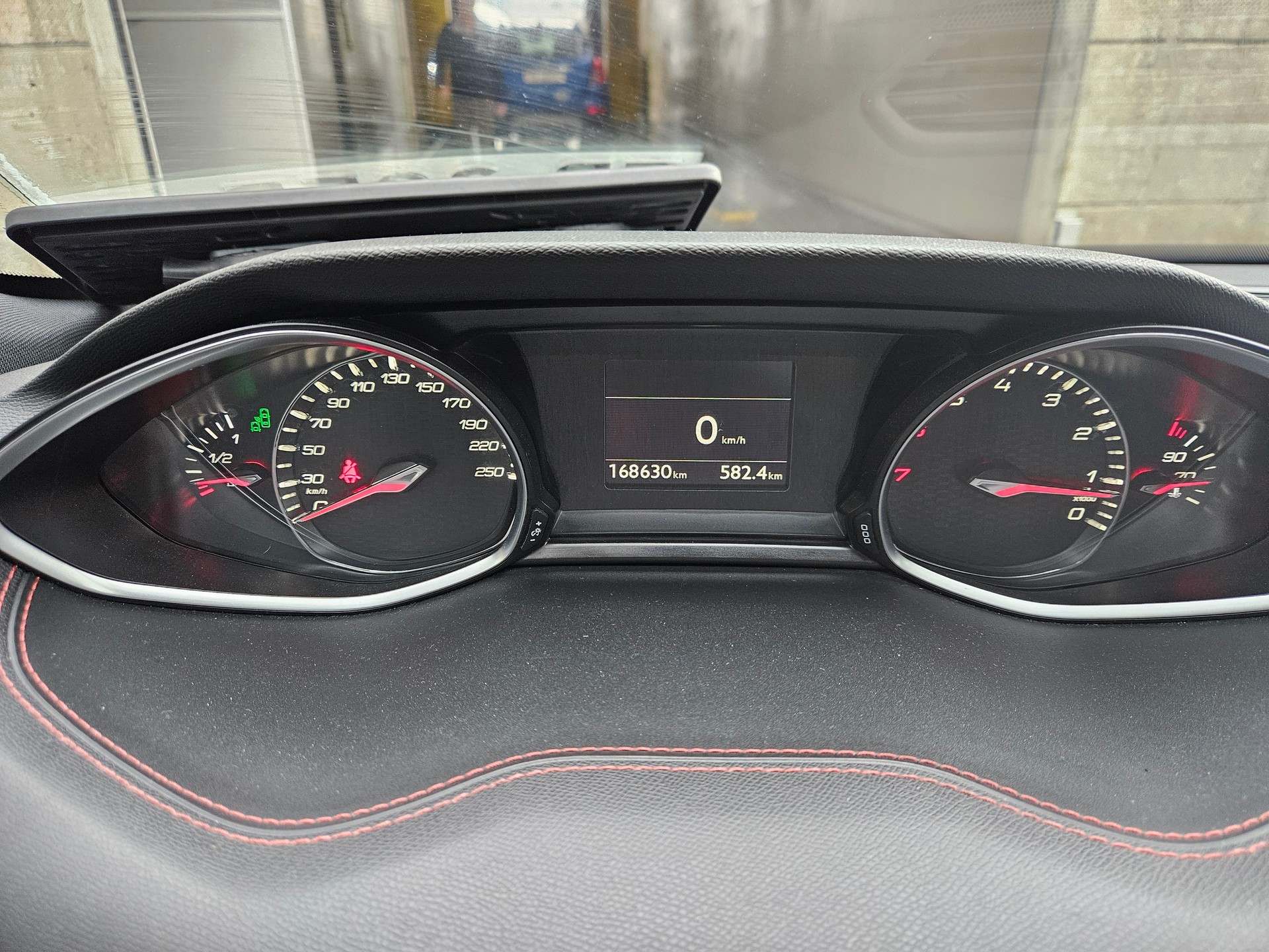 PEUGEOT 308 1.6 e-THP GT-image-11