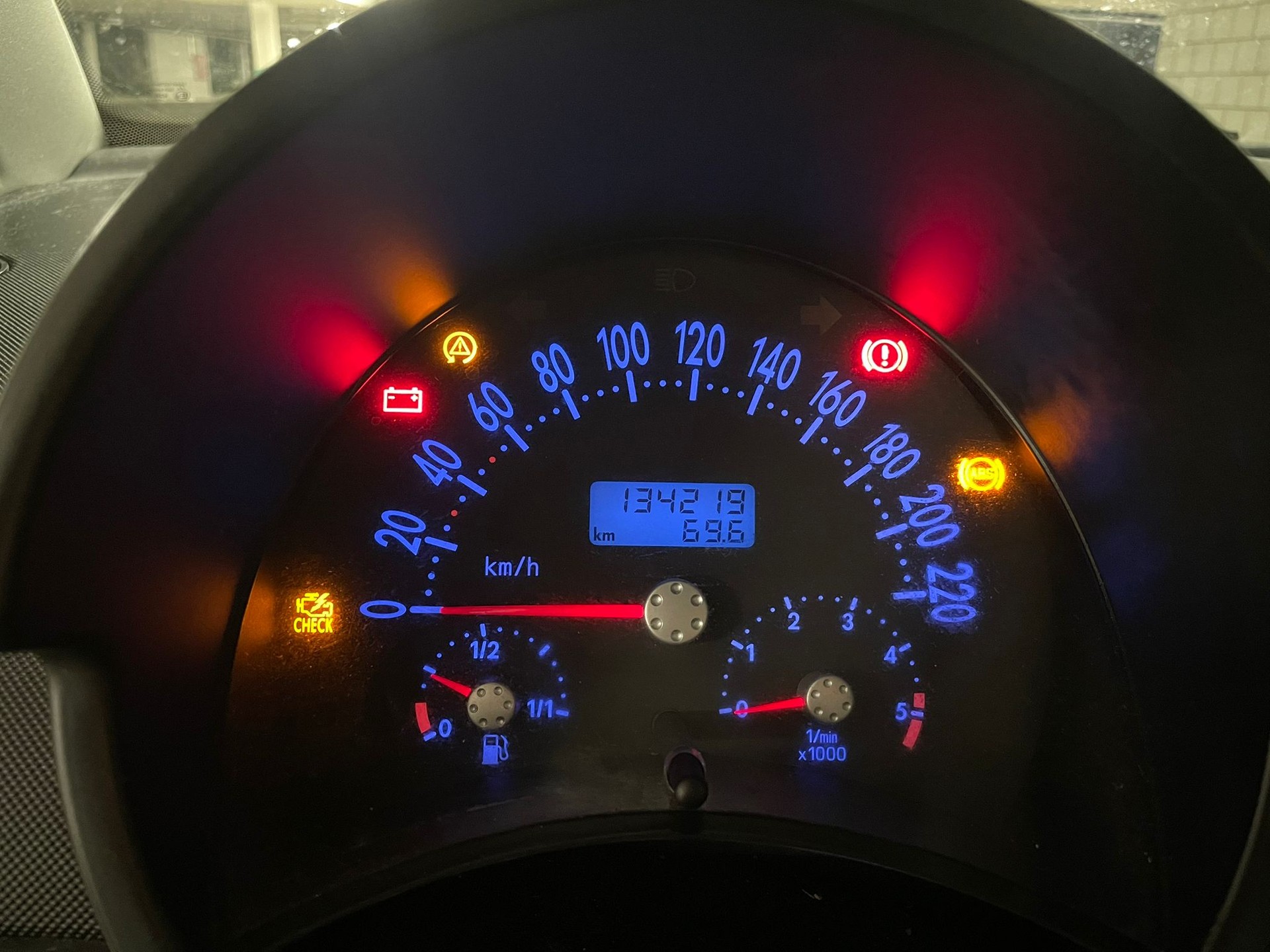VW Beetle 1.9 TDI // MFK NEU-image-12