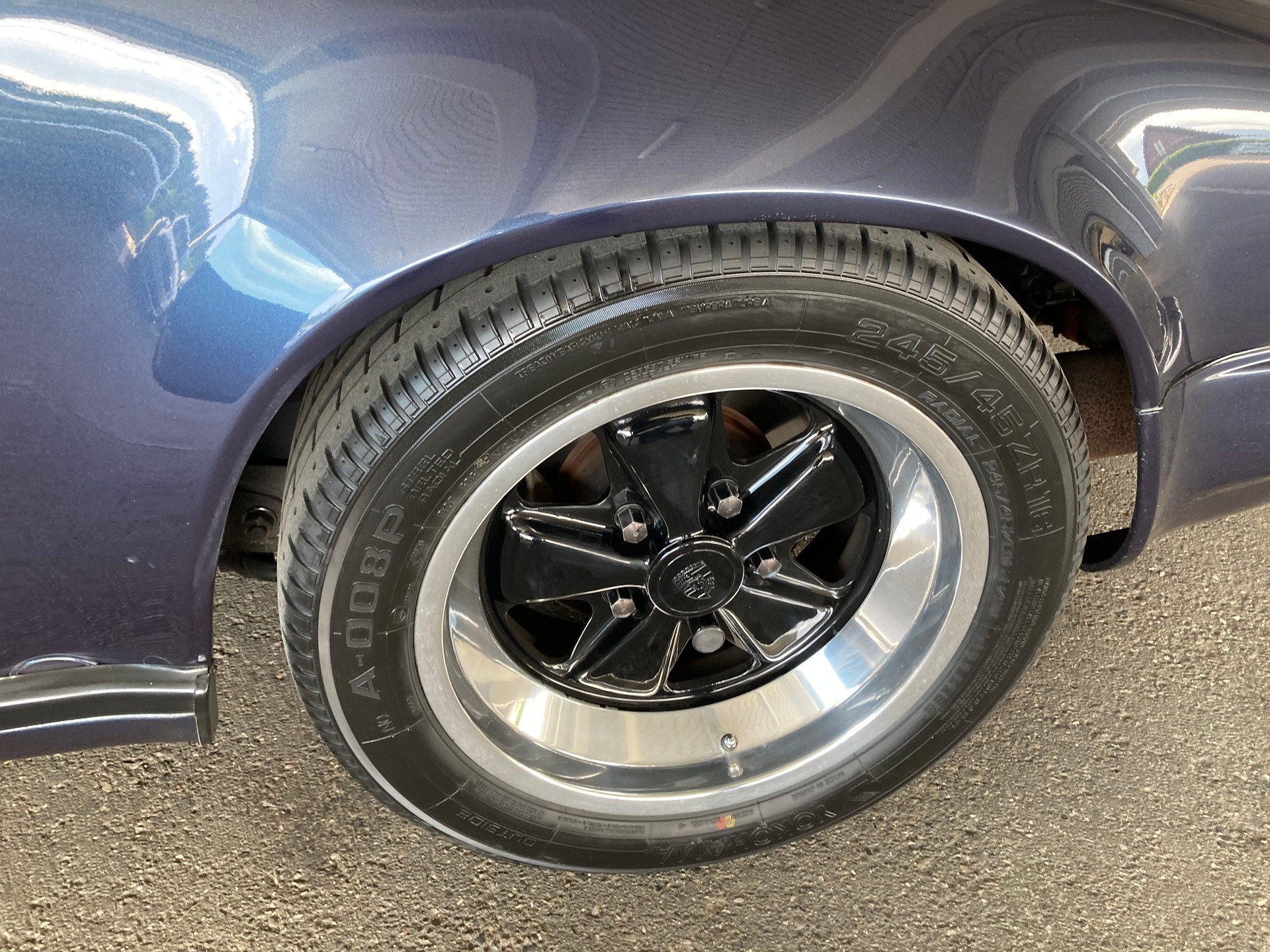 PORSCHE 911 Carrera Cabrio-image-12