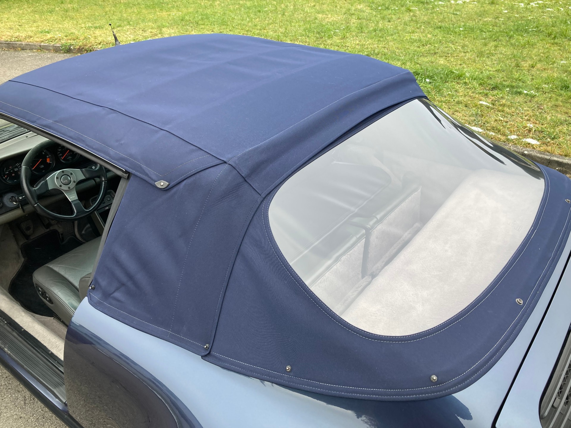 PORSCHE 911 Carrera Cabrio-image-9