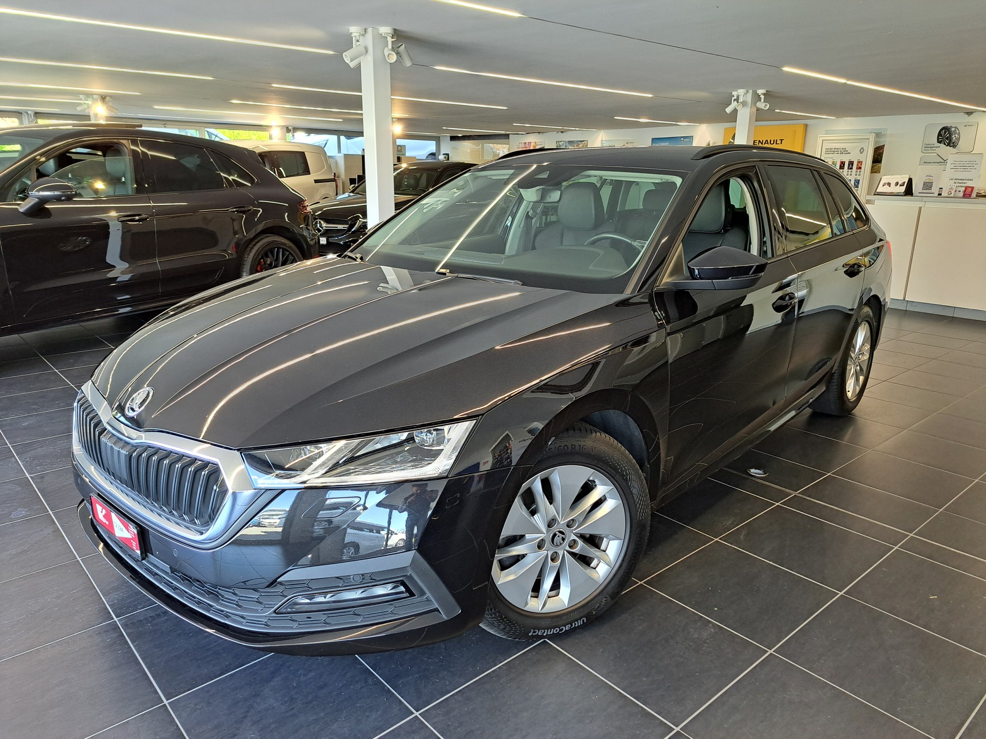SKODA Octavia Combi 2.0 TDI DSG Ambition 4x4-image-1