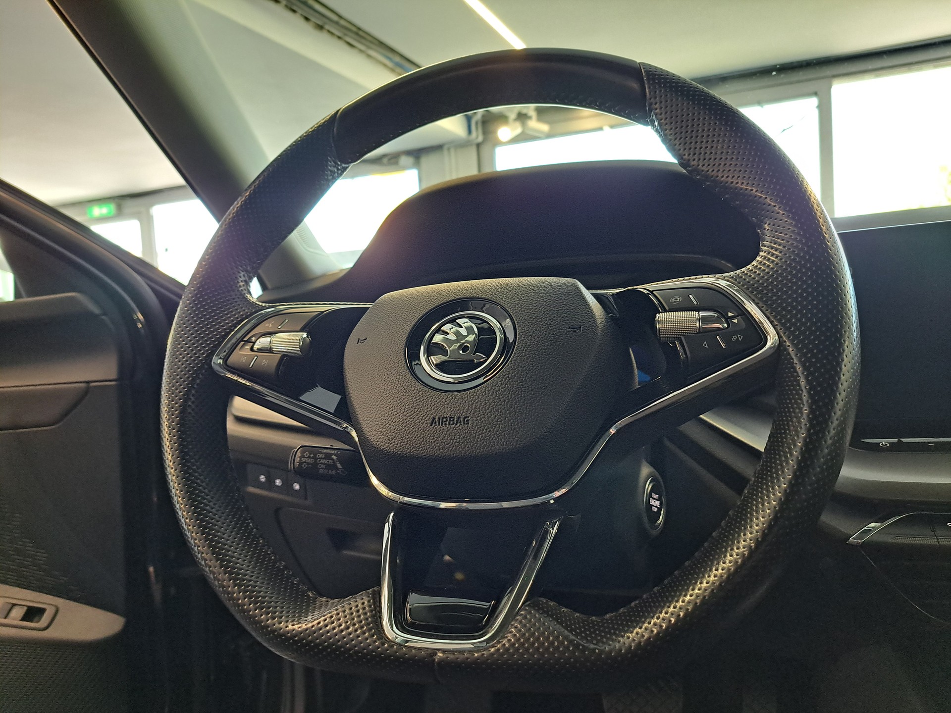 SKODA Octavia Combi 2.0 TDI DSG Ambition 4x4-image-7