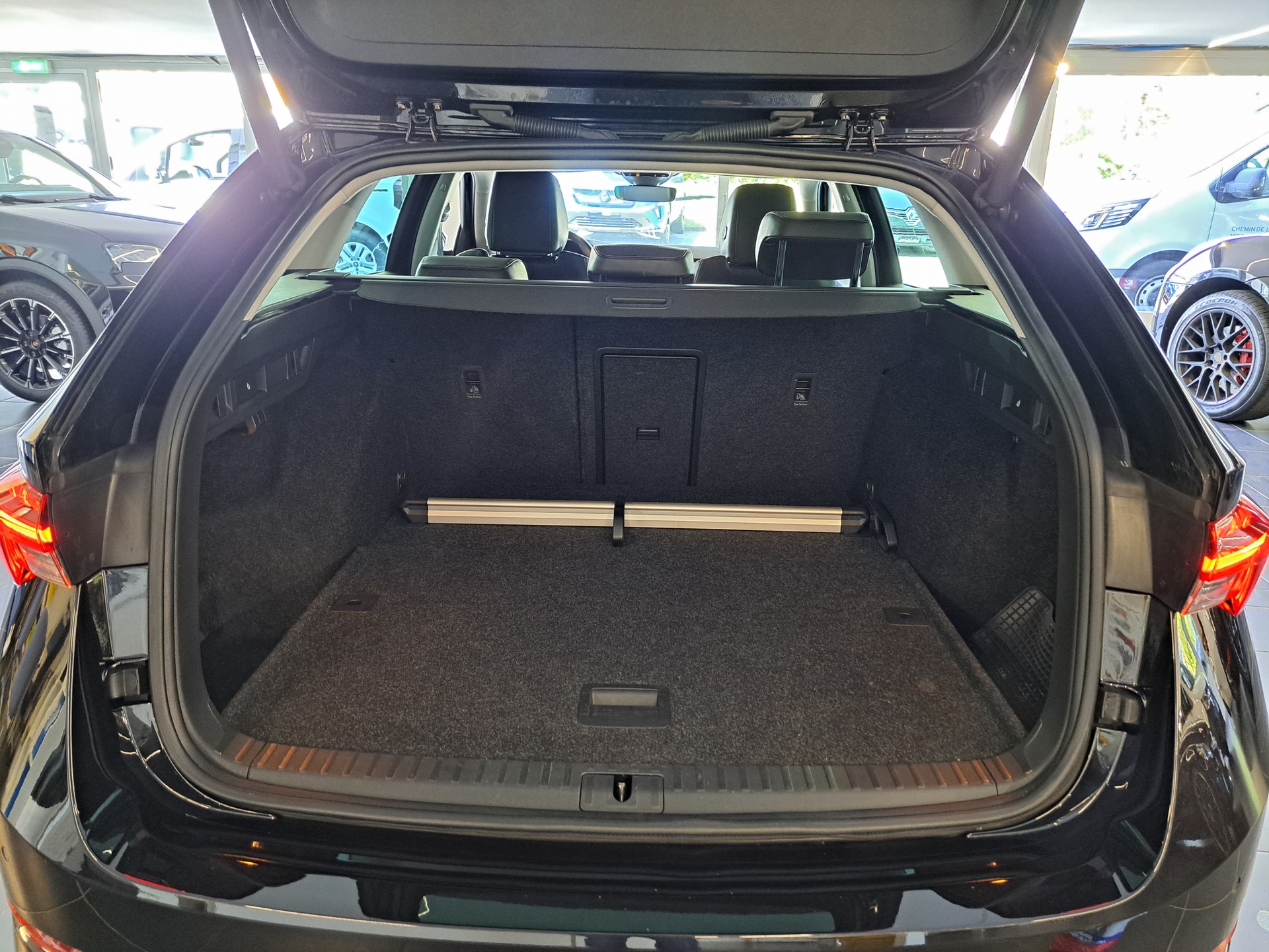 SKODA Octavia Combi 2.0 TDI DSG Ambition 4x4-image-4