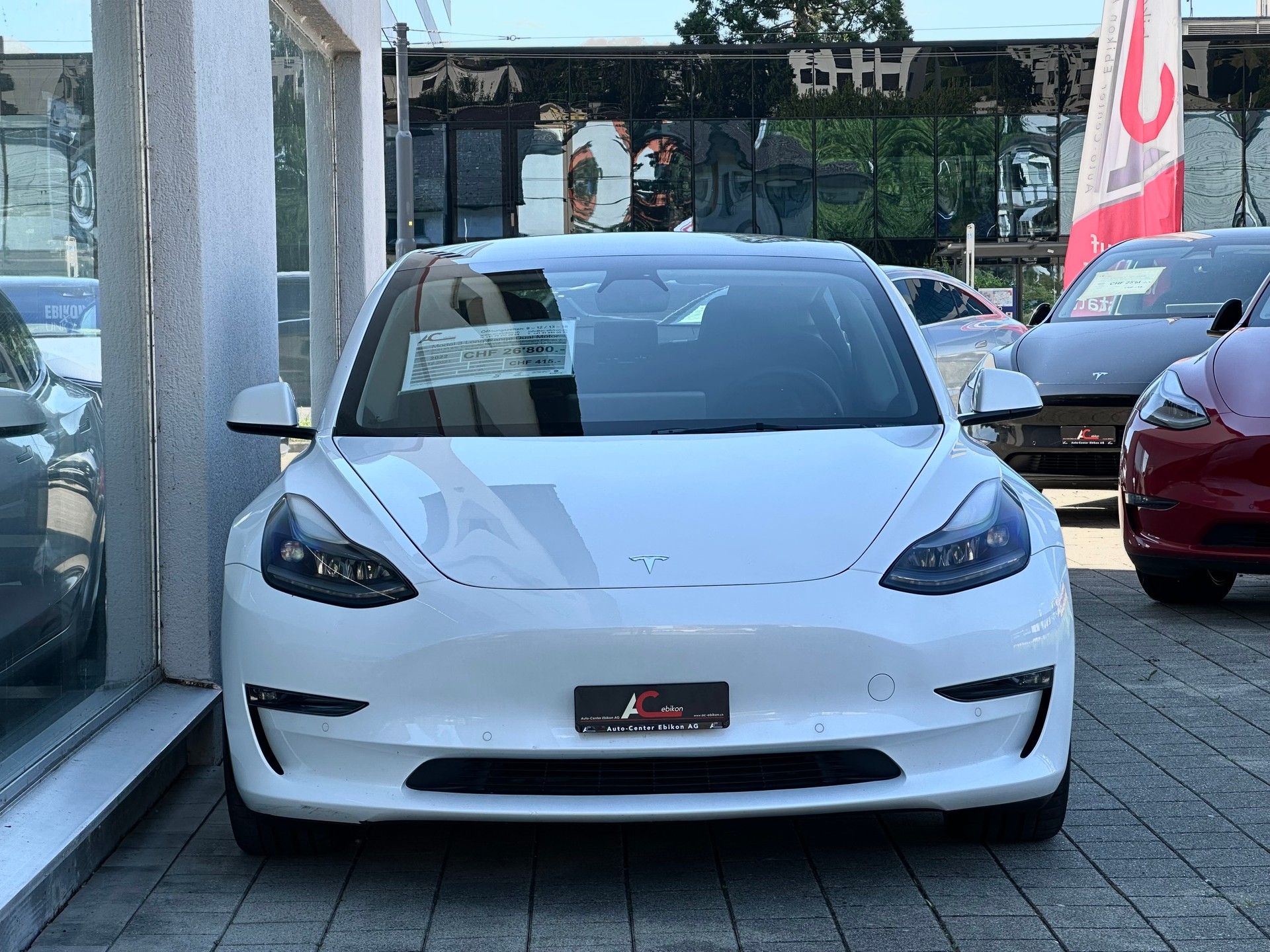 TESLA Model 3 Long Range Dual Motor AWD-showroom-element-3