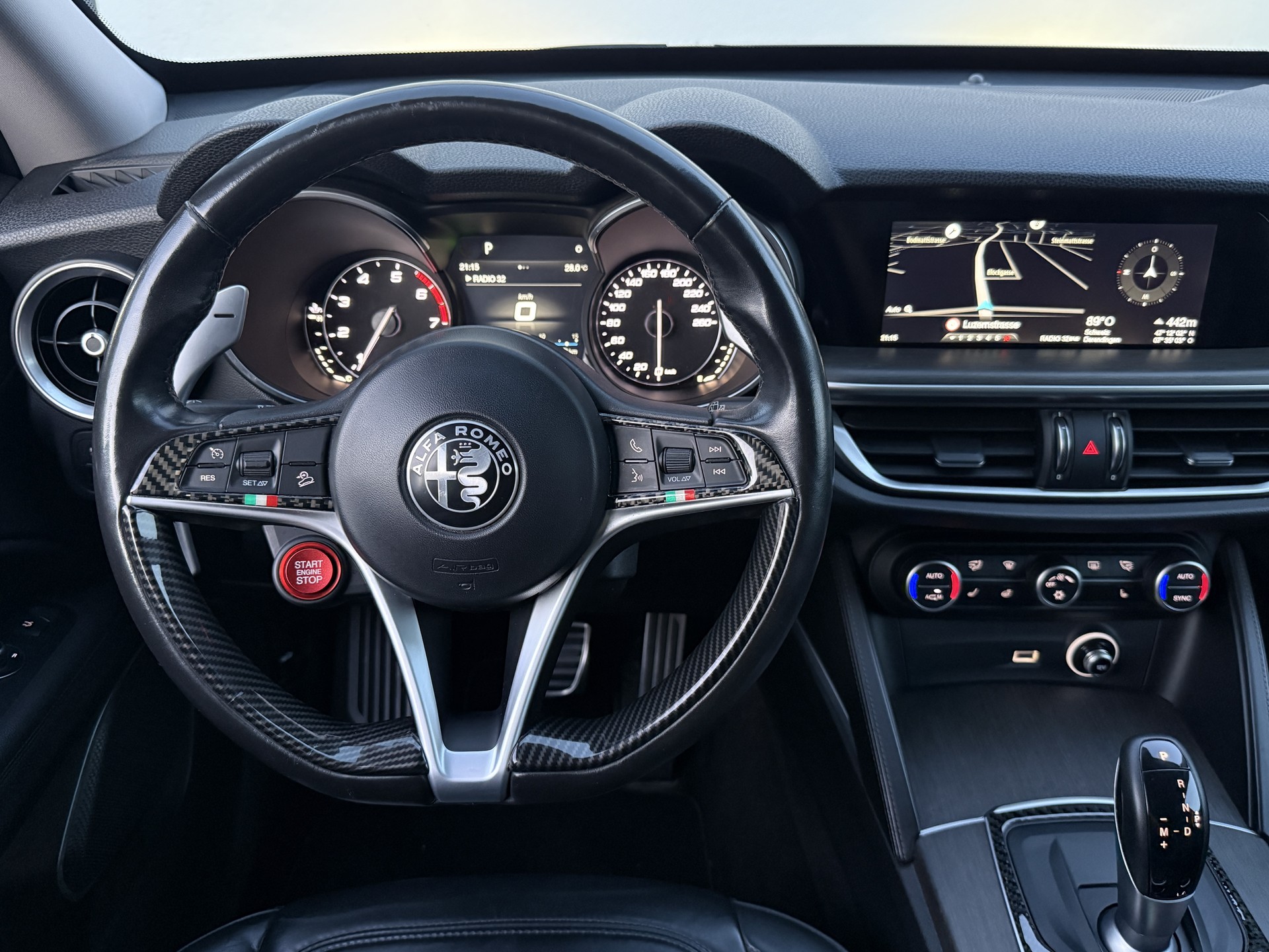 ALFA ROMEO Stelvio 2.0 First Edition Q4 Automatic / Anhängerkupplung-image-21