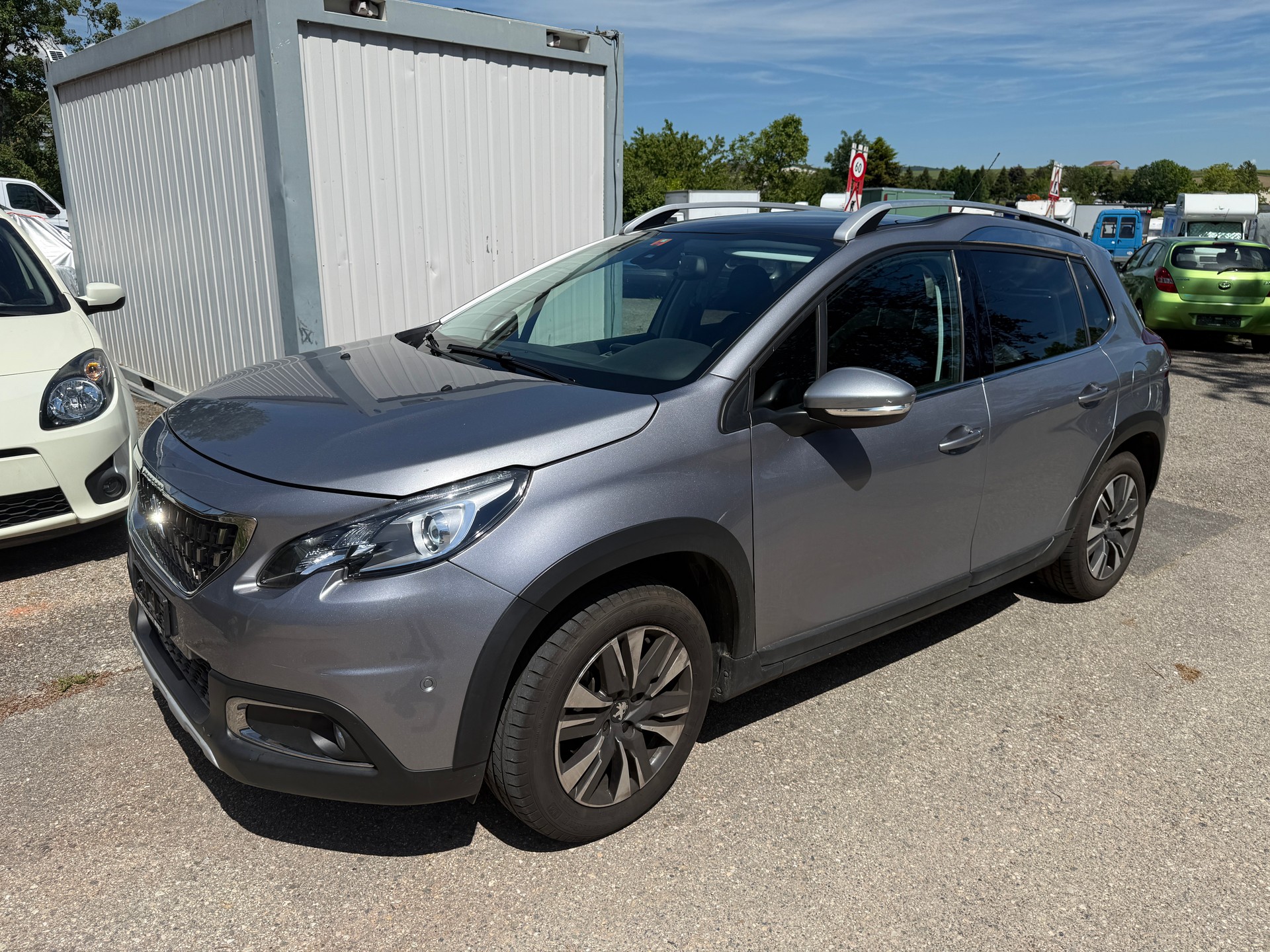 PEUGEOT 2008 1.2 PureTech Allure EAT6-image-1