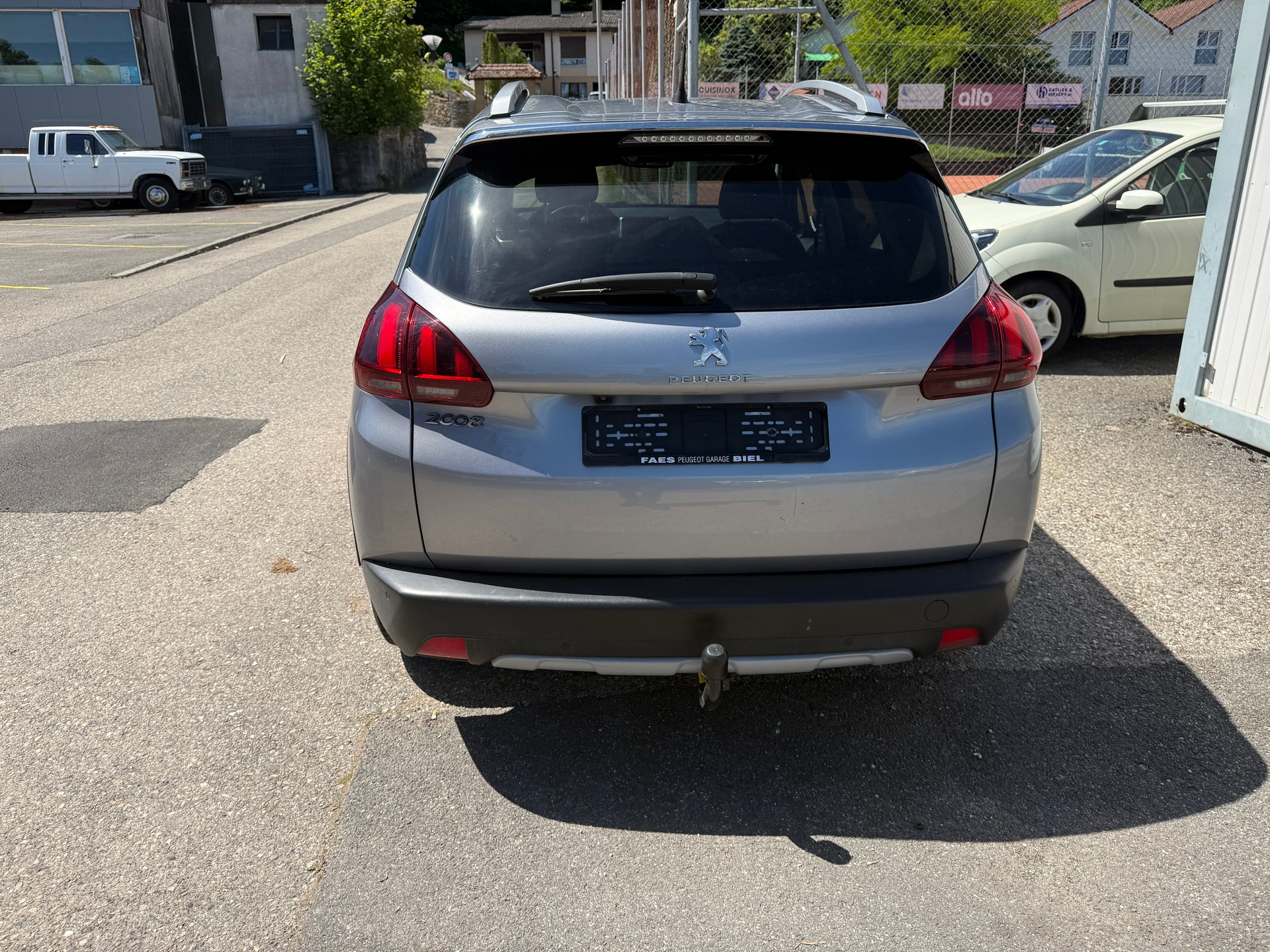 PEUGEOT 2008 1.2 PureTech Allure EAT6-image-3