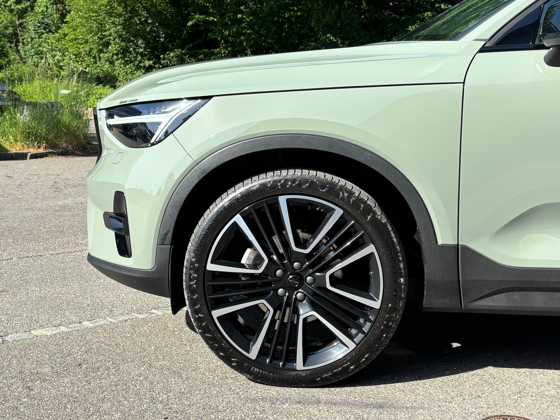 VOLVO XC40 2.0 B4 MH Ultimate Dark AWD-showroom-element-1