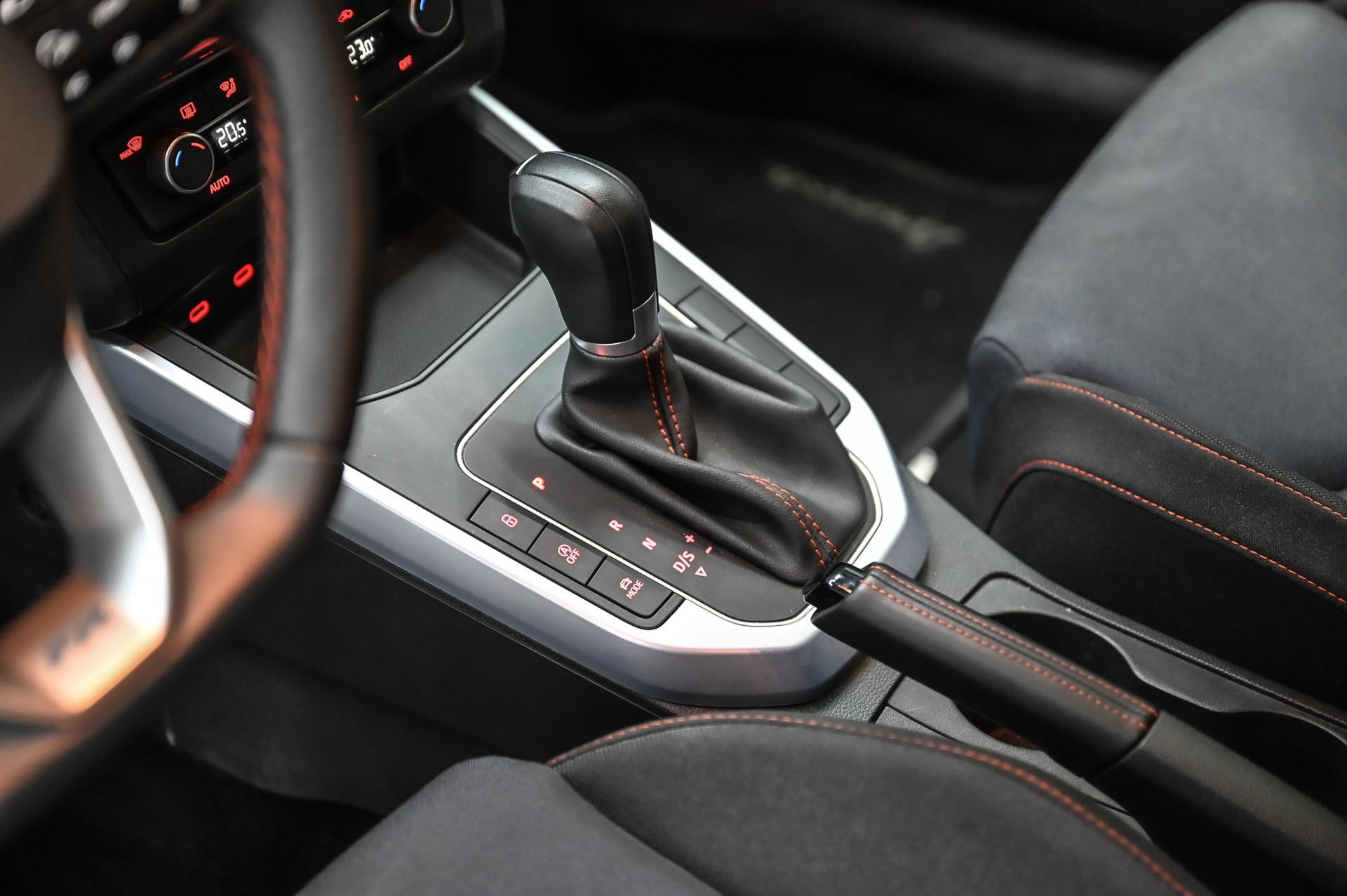 SEAT Arona 1.0 TSI 115 FR DSG-image-21